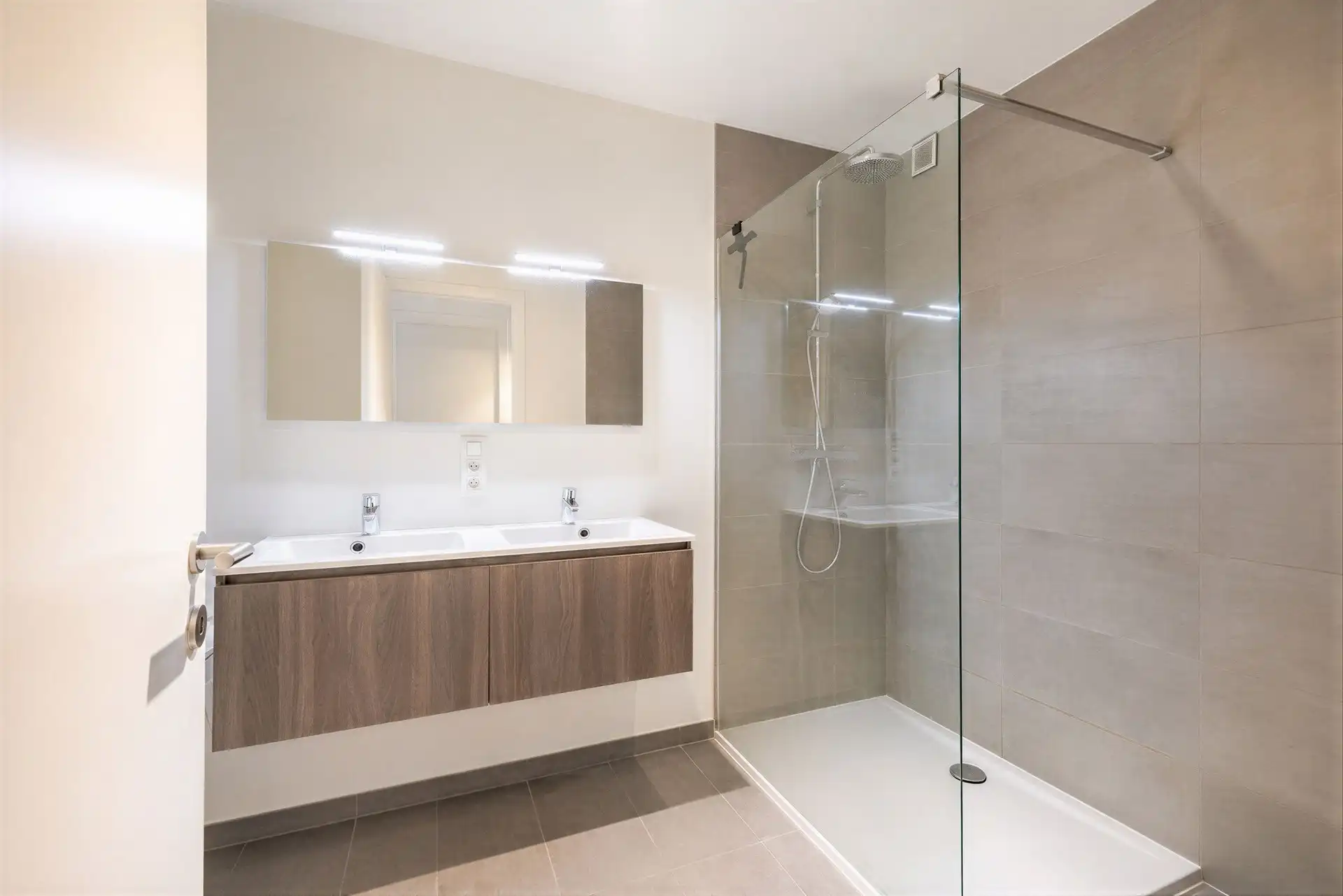 Penthouse met 3 slaapkamers, dressing en panoramisch zicht op het groen te Lede foto 11