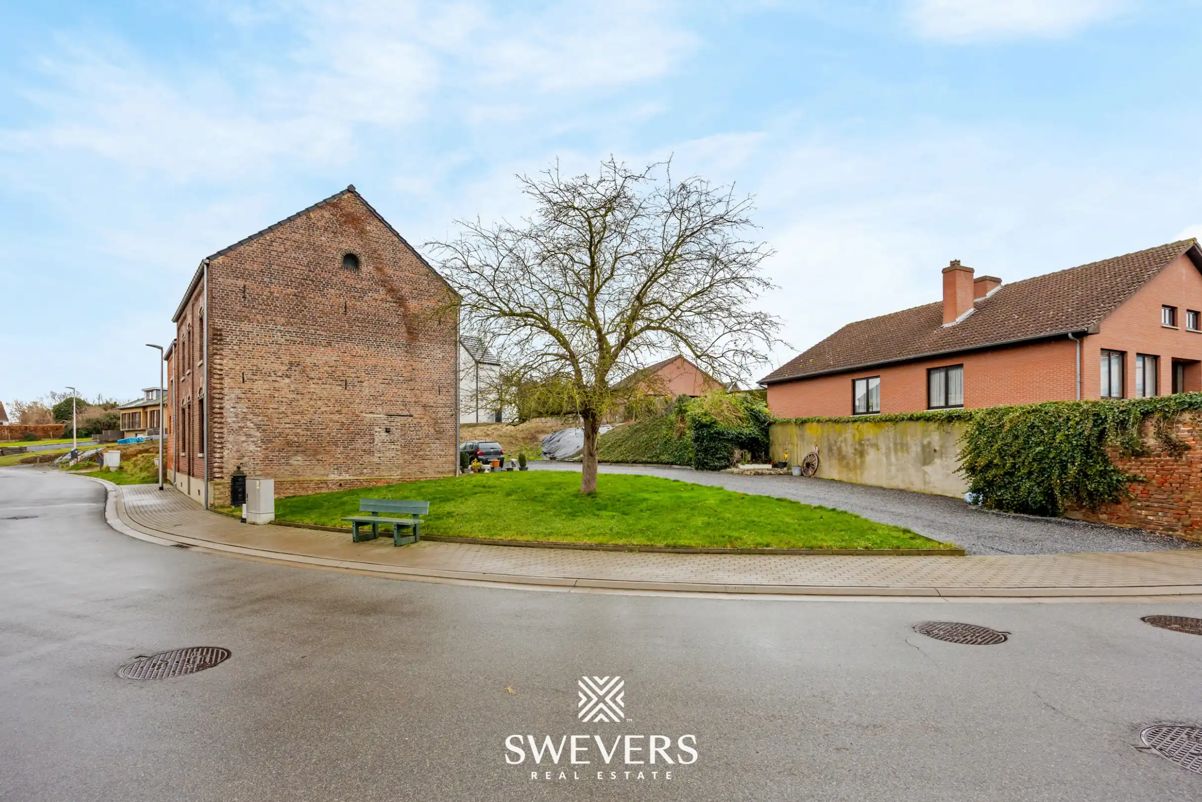 Vrijstaande woning met zeer veel potentieel foto 16