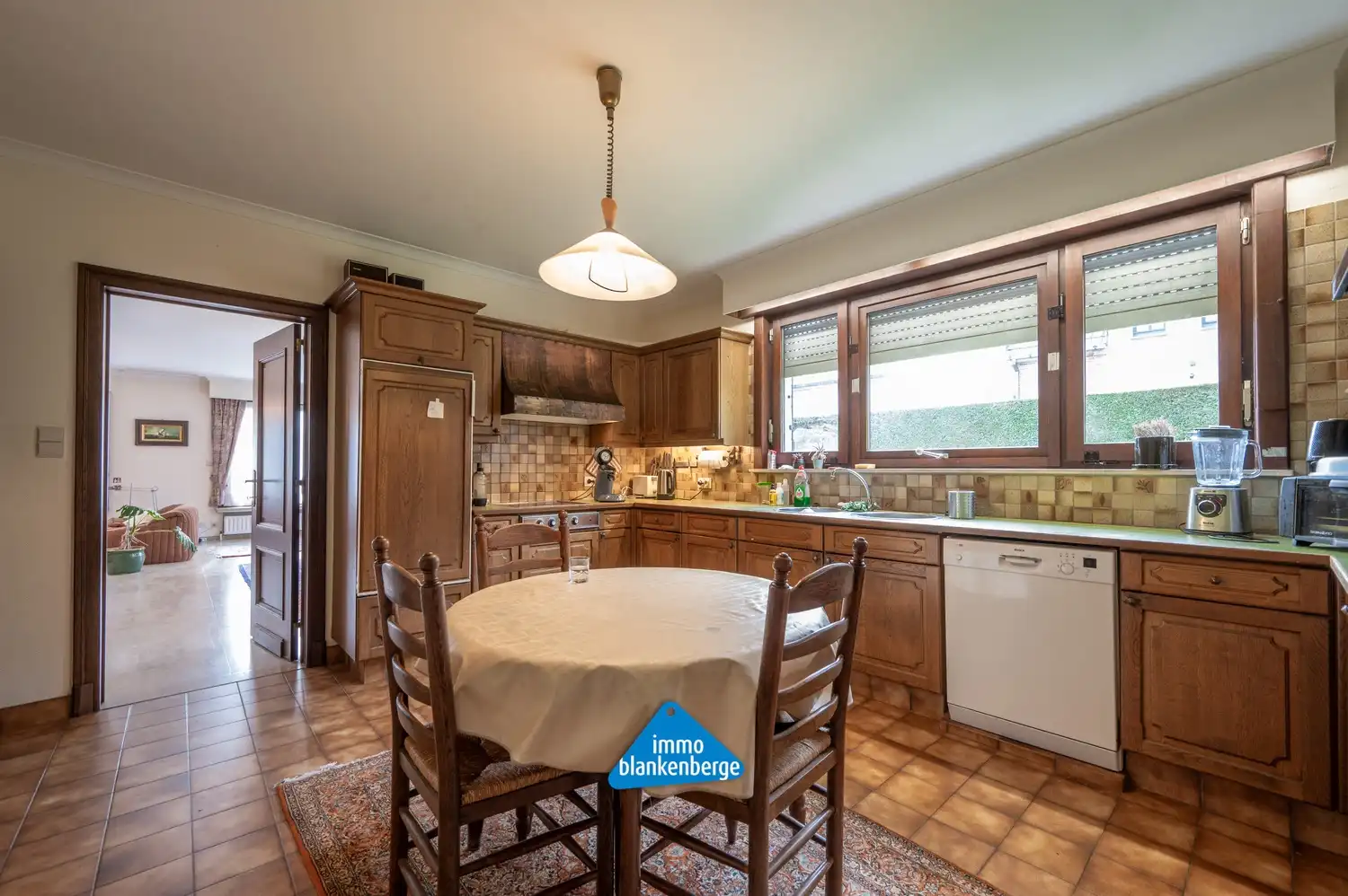 Exclusieve villa in een gegeerde residentiële wijk foto 6