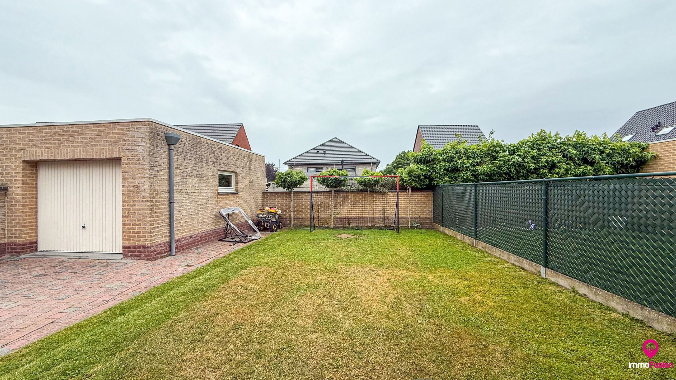 Instapklare woning met 3 slpks, tuin en garage in Lillo! foto 35
