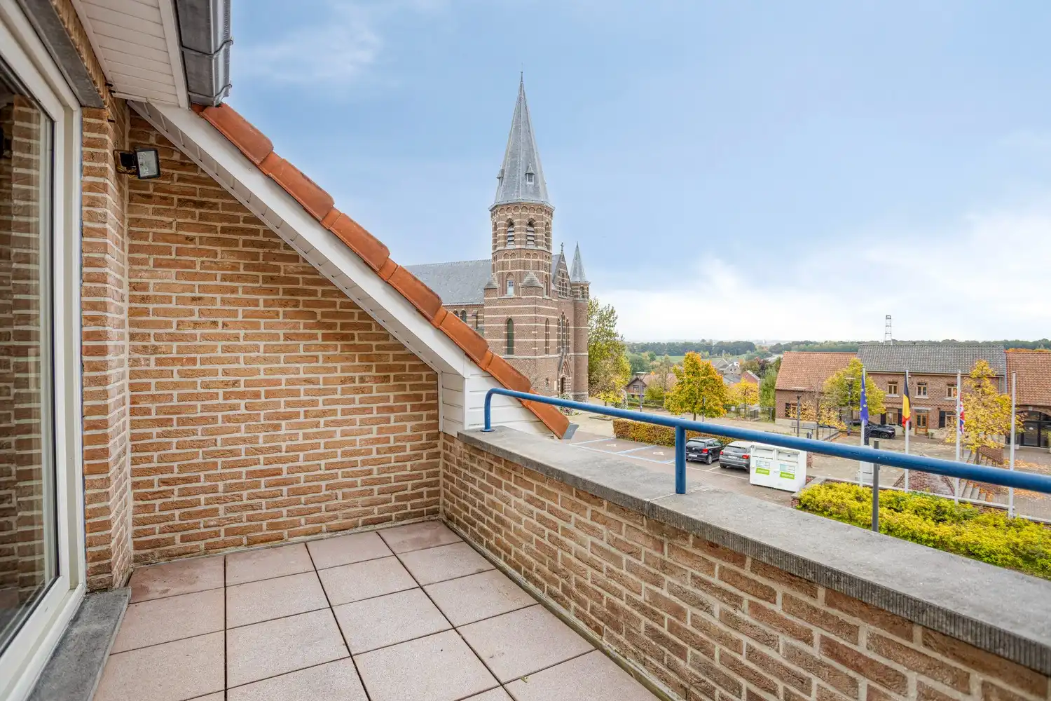 Ruime duplex met 3 slaapkamers  en garage te huur in het hart van Gellik, Lanaken foto 11