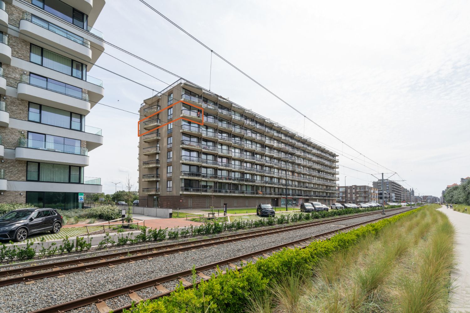 Prachtig doorlopend hoekappartement met zowel frontaal zeezicht als zicht op de polders foto 7