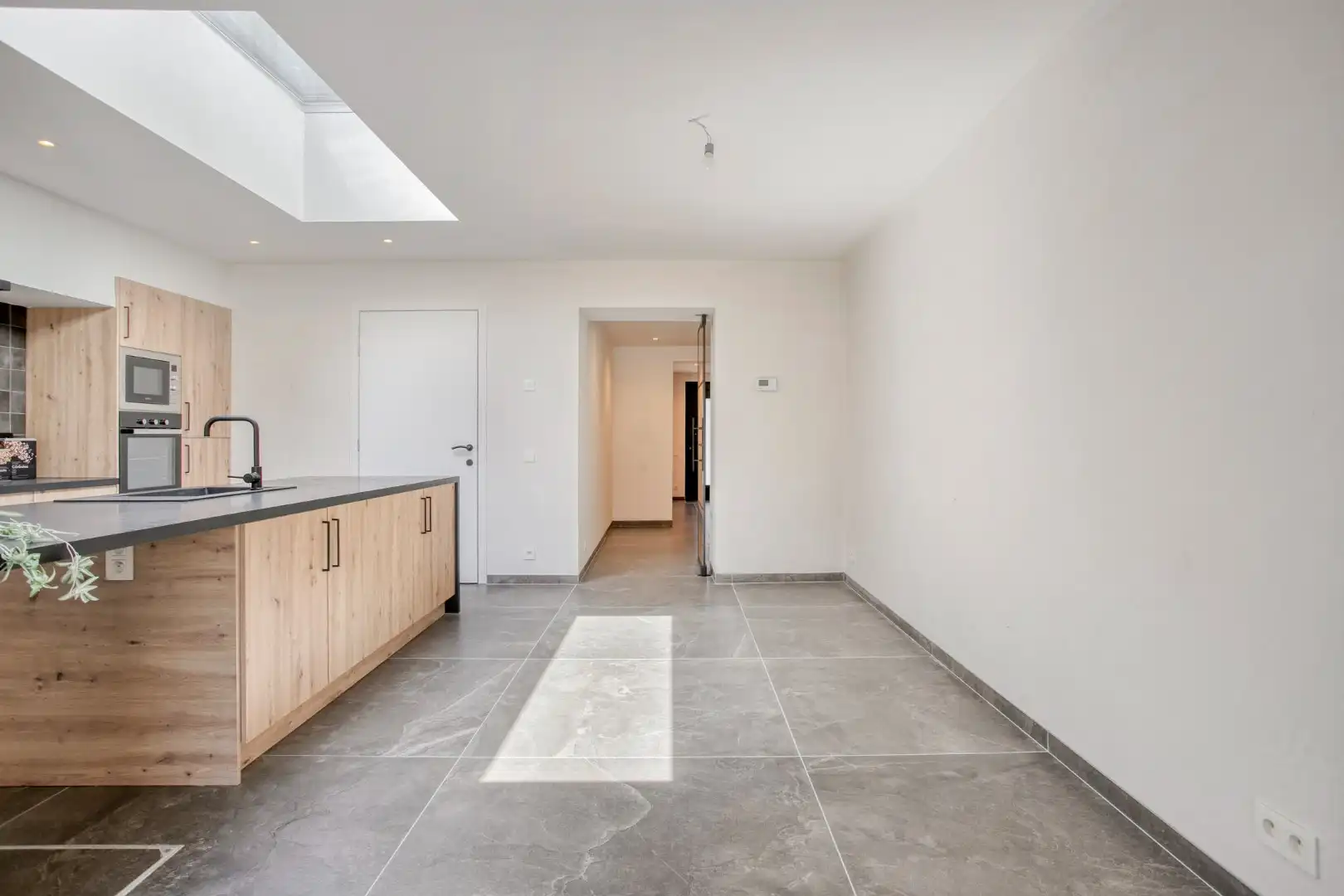 Ruime, gerenoveerde instapklare woning in Lauwe! foto 6