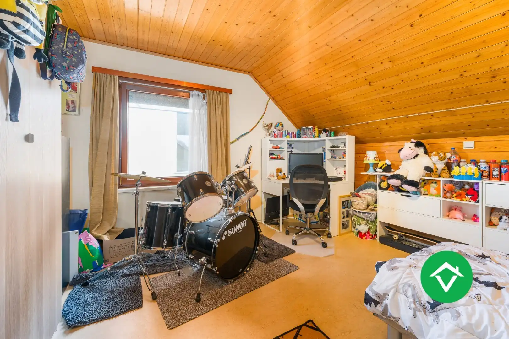 Alleenstaande woning met 5 slaapkamers en garage te Koekelare foto 16