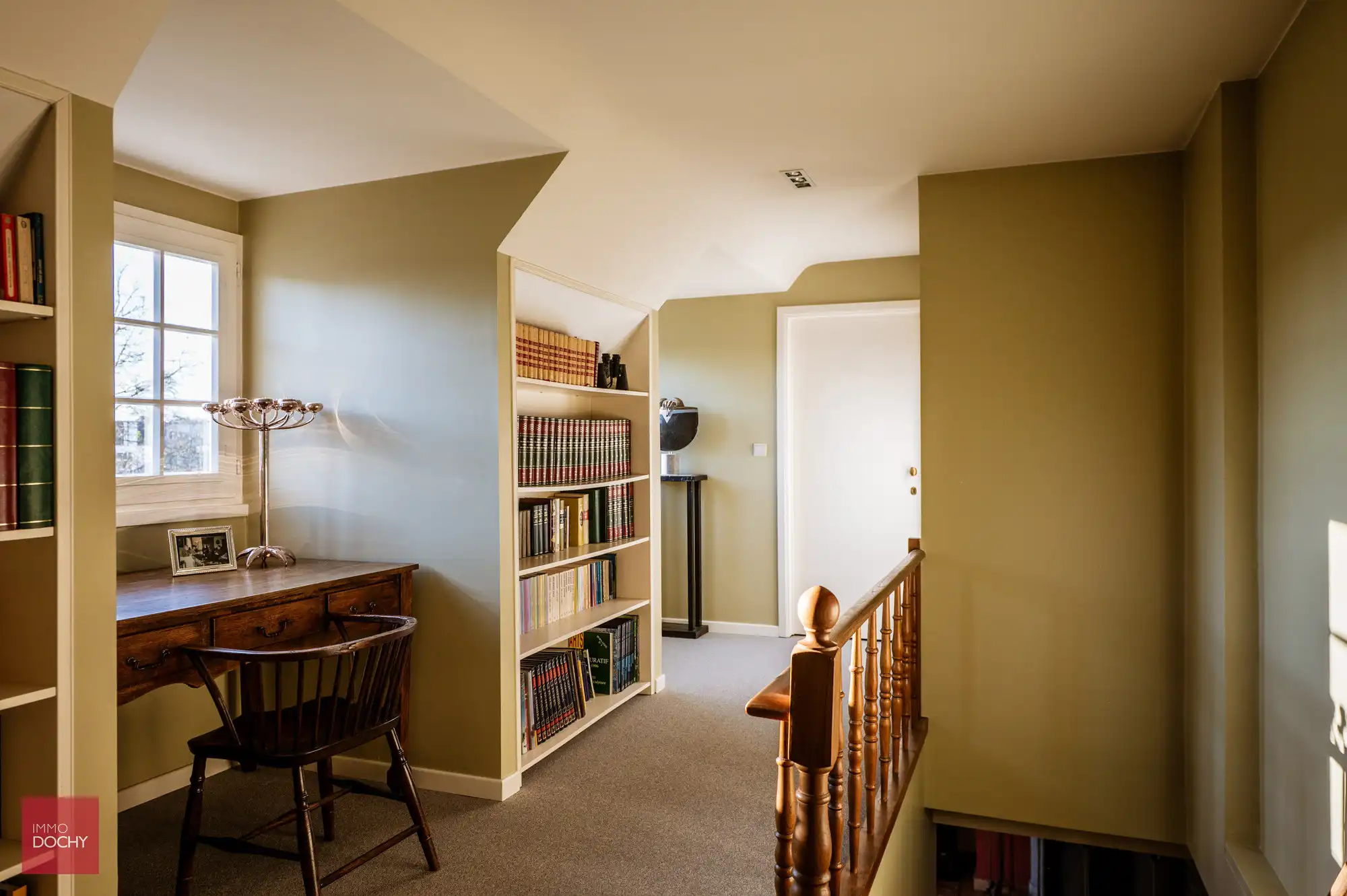 Zeer rustig en residentieel gelegen verzorgde villa foto 13