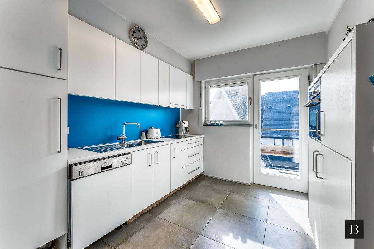 Ruim (123m²) appartement met garagebox en zolder in de Concessie foto 5