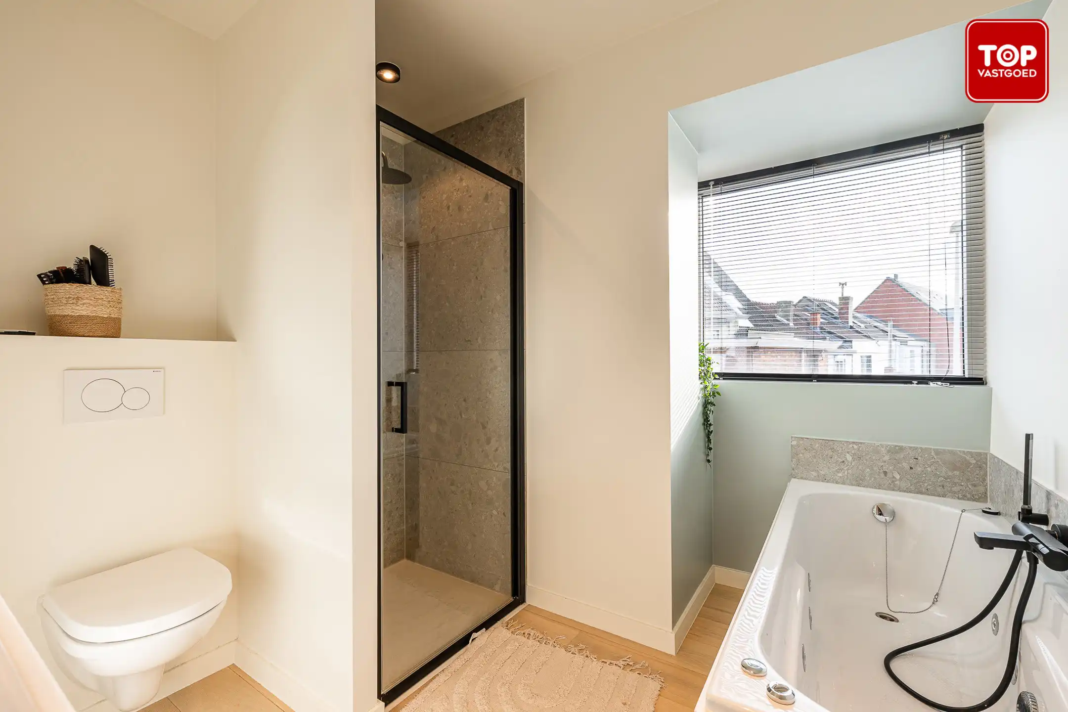 Gerenoveerde, energiezuinige woning op uitstekende locatie foto 18