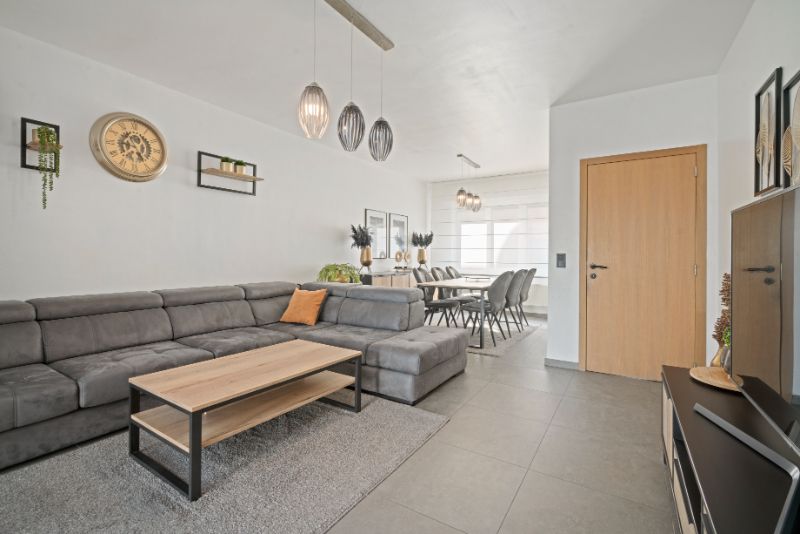 Hedendaagse - instapklare - zeer netjes onderhouden woning! foto 3