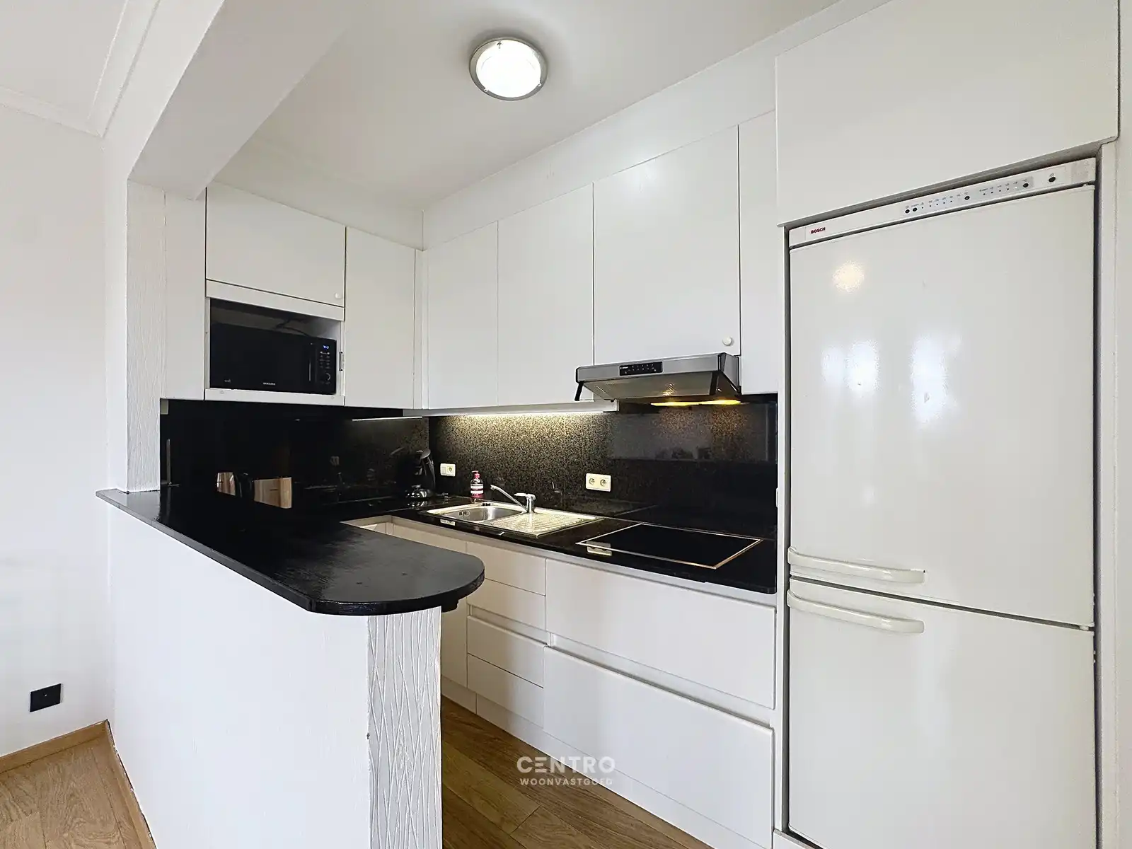Interessant appartement met 2 RUIME slpks op LEUKE ligging! foto 7