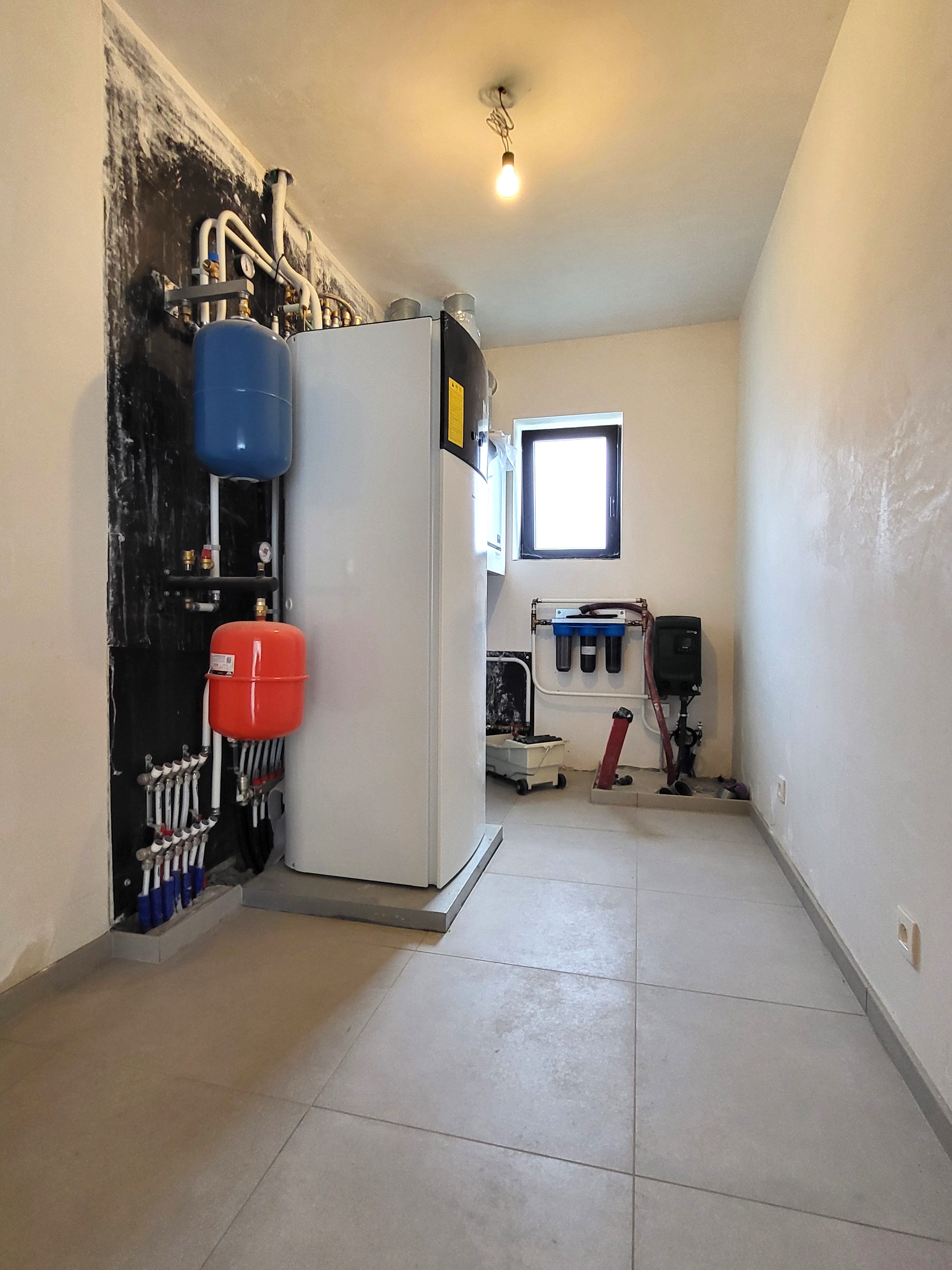 Volledig gerenoveerde, energiezuinige bungalow op 556m² met prachtig aangelegde tuin. Topper! foto 21