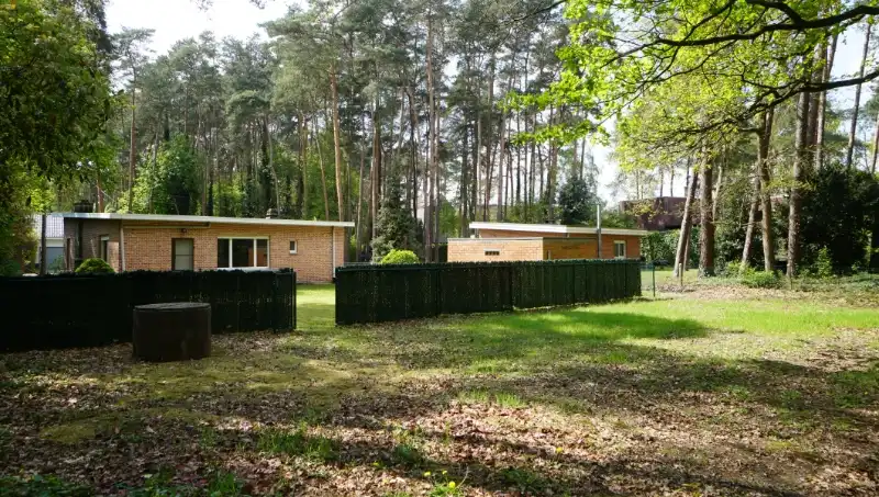 Zeer rustig en residentieel gelegen perceel van 10 are 81 ca met landhuis foto 7