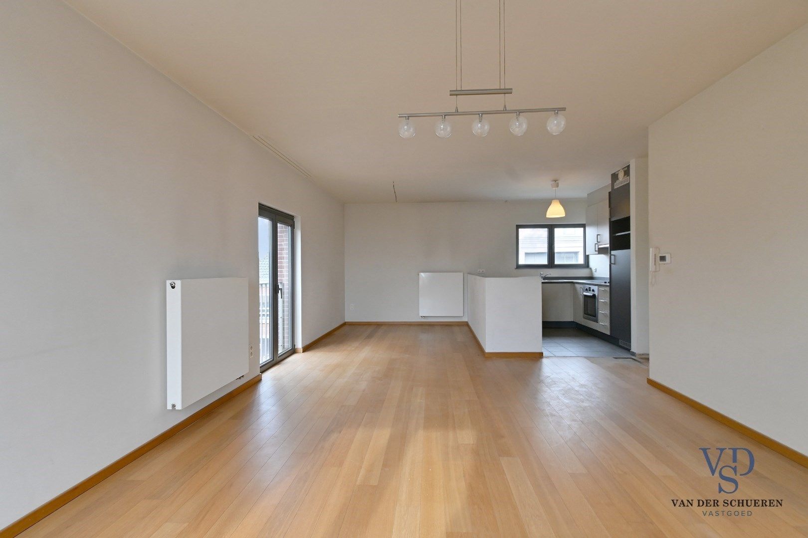 Eigentijds appartement in centrum Eke.  foto 5