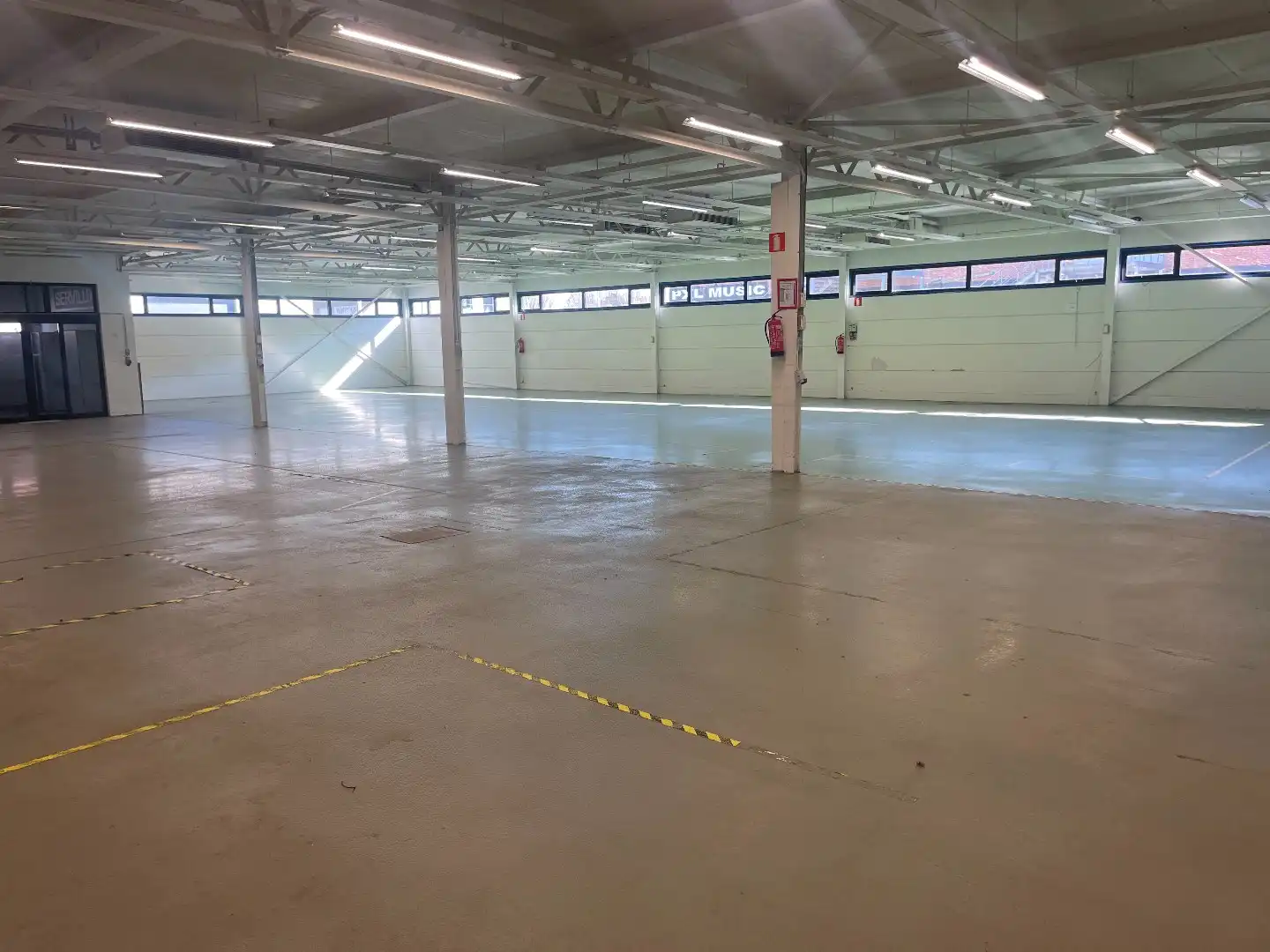 Industriële multifunctionele bedrijfsruimte van 1500m² in Hasselt met 2080 m² perceeloppervlakte en 50.00 parkeerplaatsen foto 10