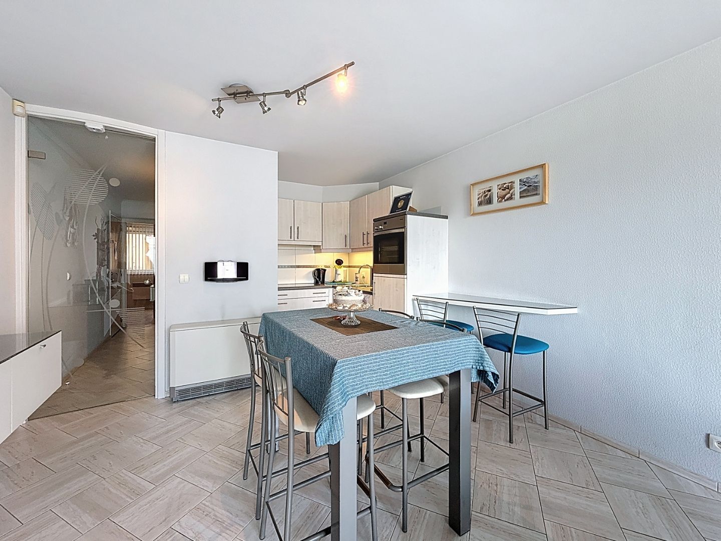 Gemeubeld appartement met zuidgericht terras vlakbij de zee te Nieuwpoort foto 3