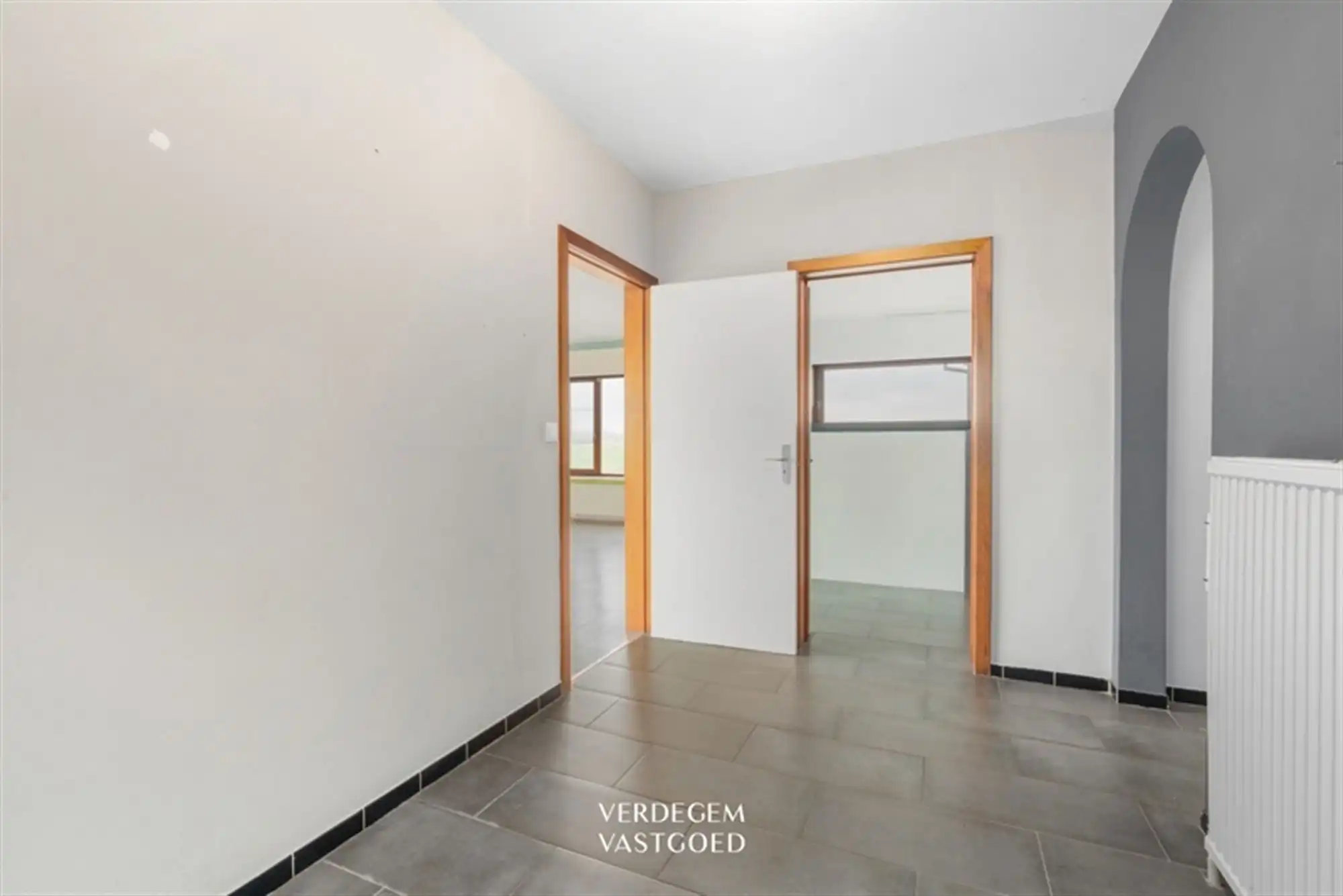 Vrijstaande bungalow met weidse zichten op toplocatie foto 3