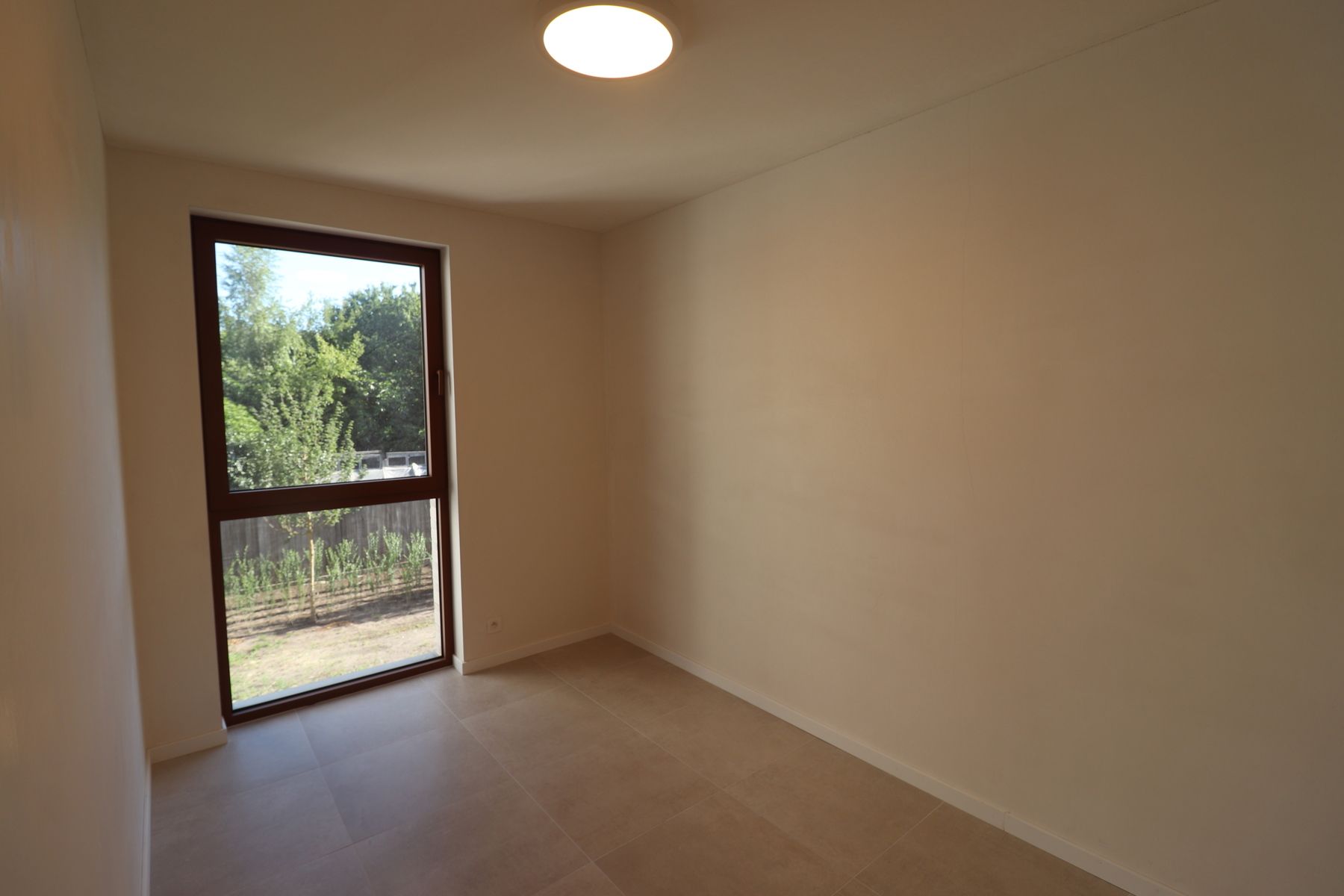 Prachtig nieuwbouwappartement met 2 slaapkamers, terras, autostaanplaats en berging. foto 9