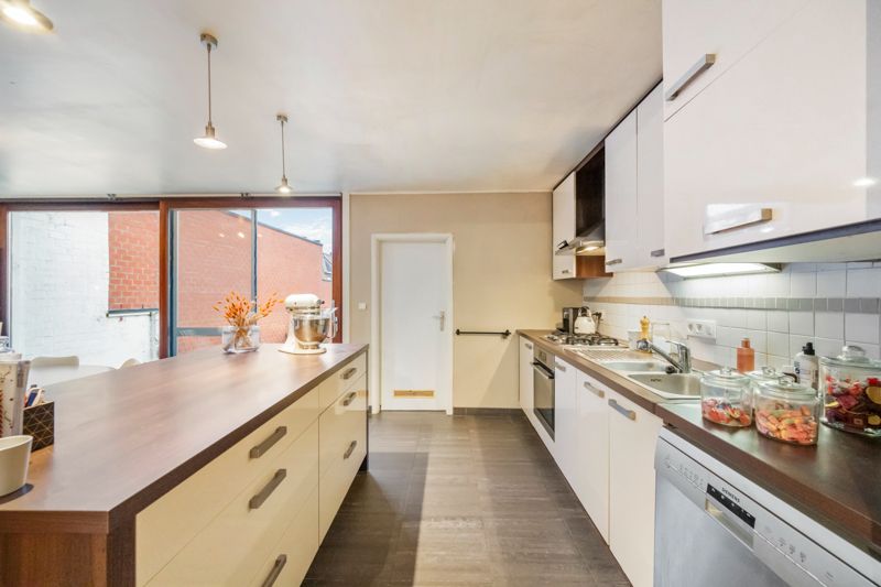 Roeselare : Centrum Rumbeke - Instapklare charmante woning op 575 m² foto 3