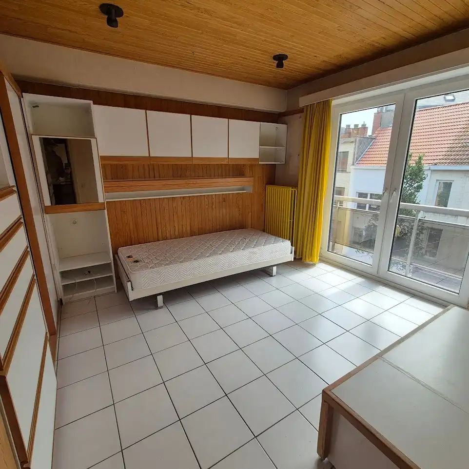 Zonnig 2-slaapkamer appartement in residentiële wijk met open zicht. foto 17