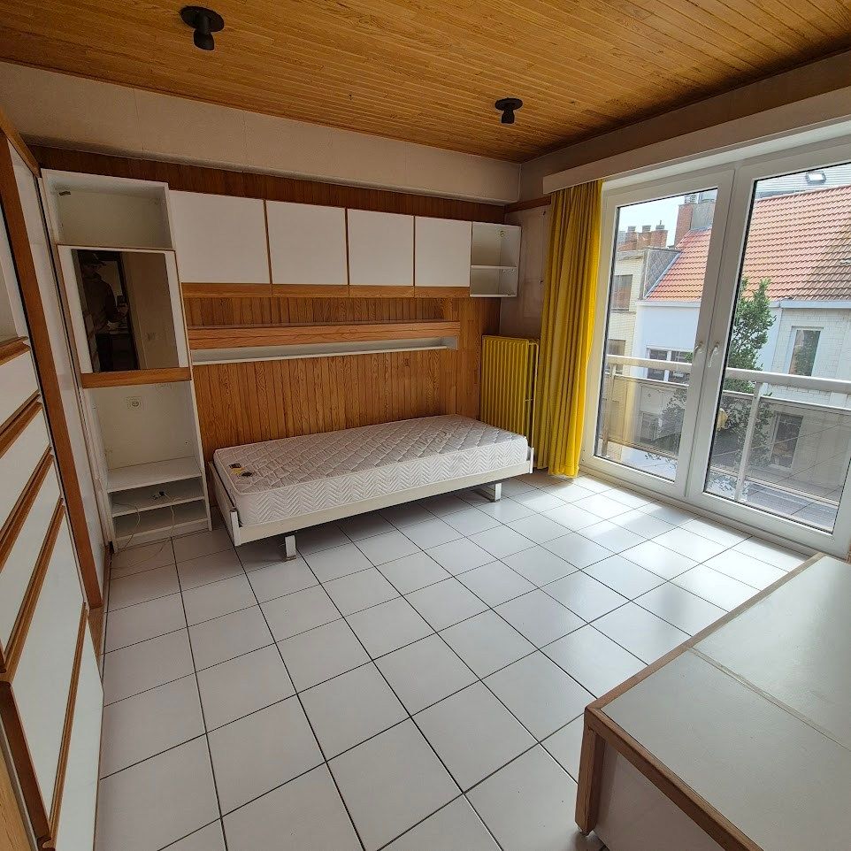 Zonnig 2-slaapkamer appartement in residentiële wijk met open zicht. foto 17