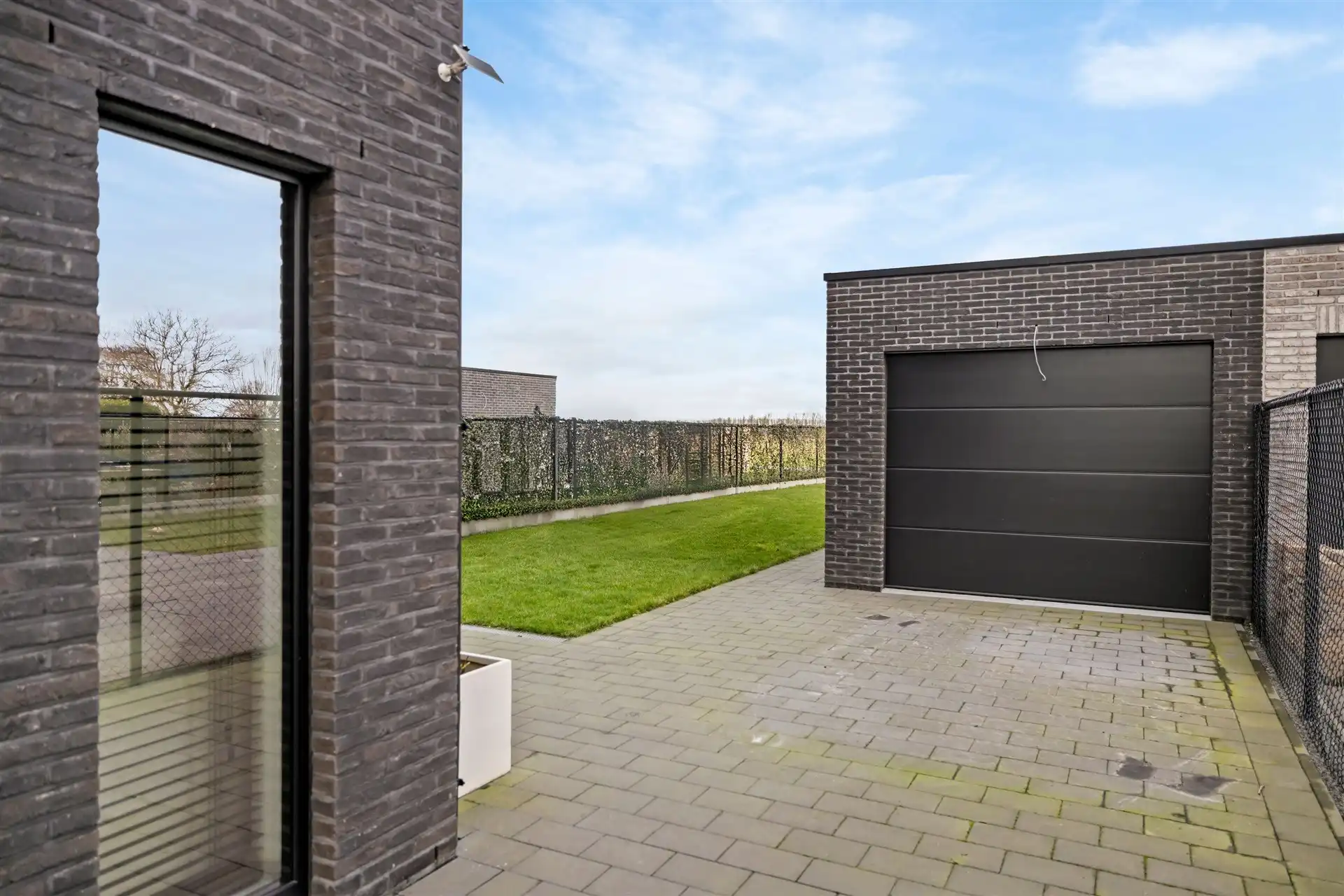 Recente gezinswoning met 5 slaapkamers en losstaande garage op een mooi perceel van 465m² foto 27