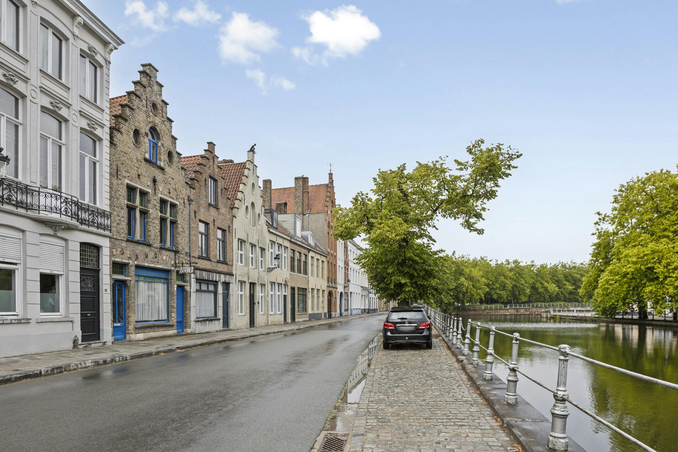 Unieke kans aan de Langerei in Brugge: te renoveren handelshuis  foto 2