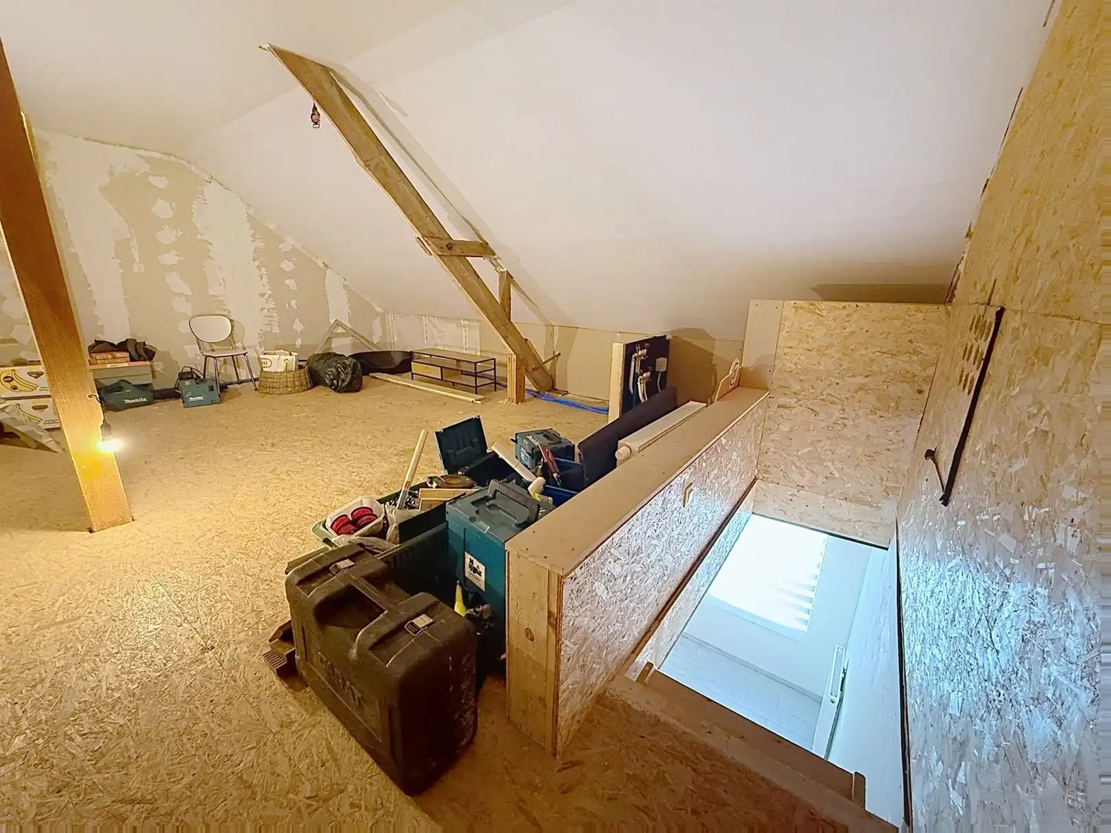 Gerenoveerde woning (2019), 2 slpks, zolder, opp 3a 03ca foto 25