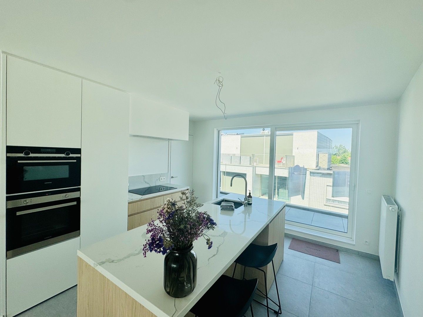 Subliem appartement in het bruisende hart van Waregem! foto 3
