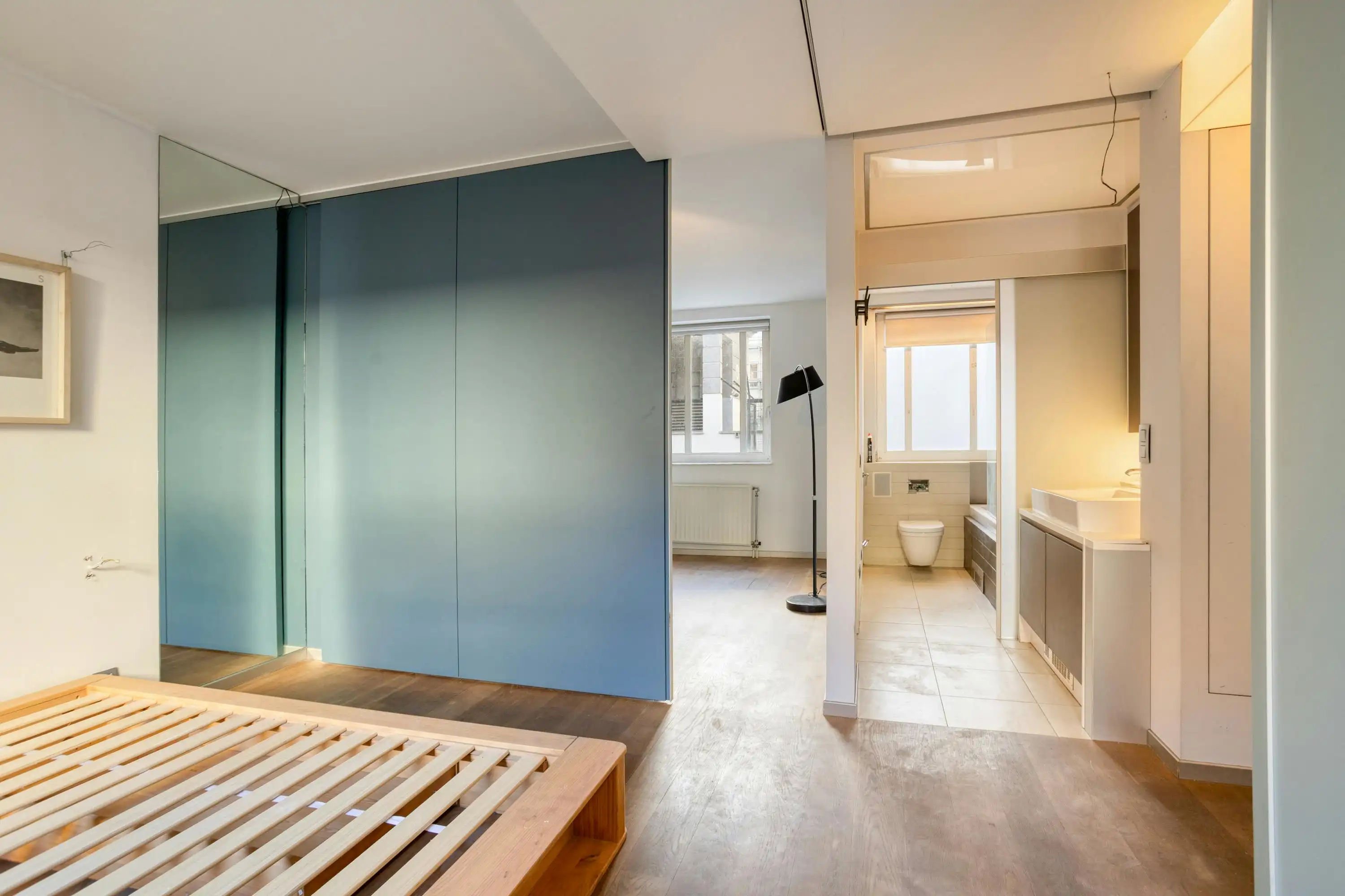 Lichtrijke design loft met stadsterras op 1 min van Dansaert foto 12