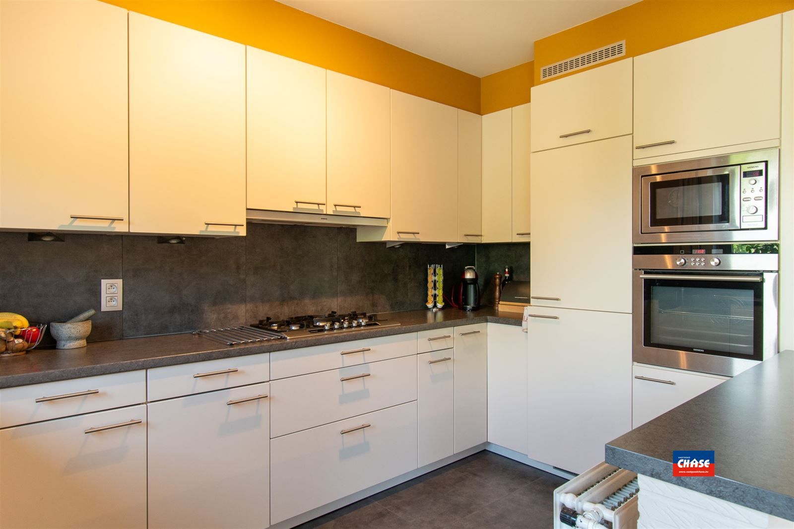 Bel-étage met 3 slaapkamers, garage en tuin foto 16