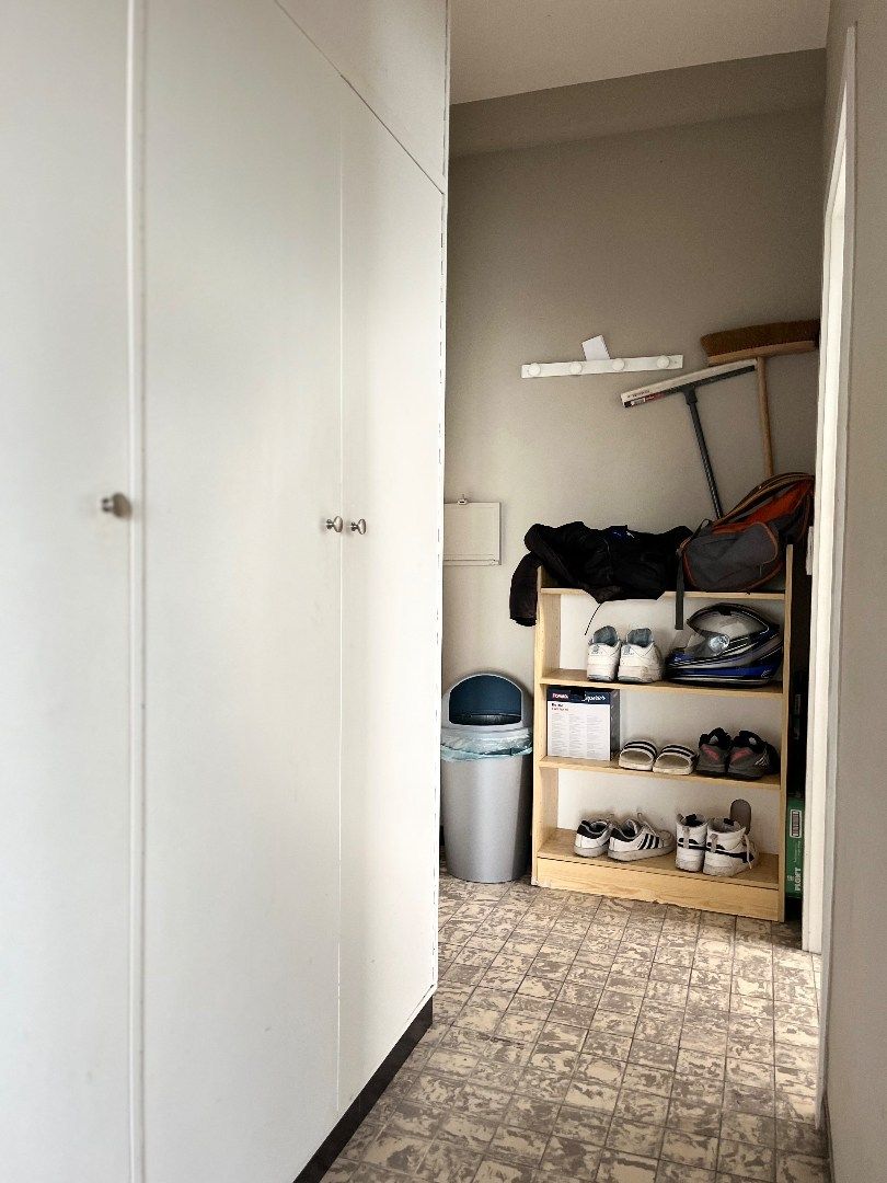 Verhuurde studio (31m²)met open zicht op het station foto 8