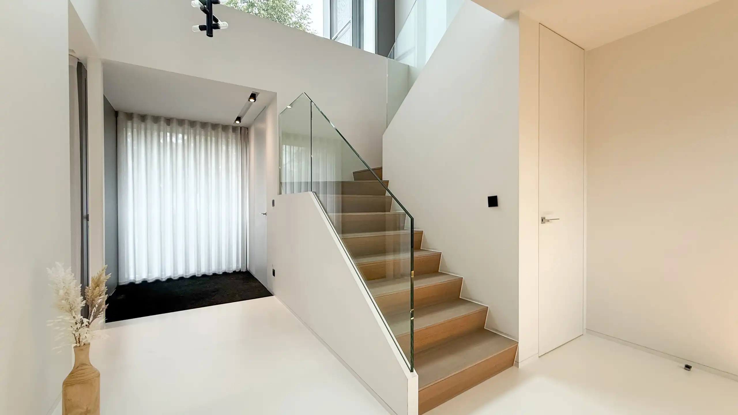 High-end instapklare woning met 4slpk, zwembad + terras! foto 17