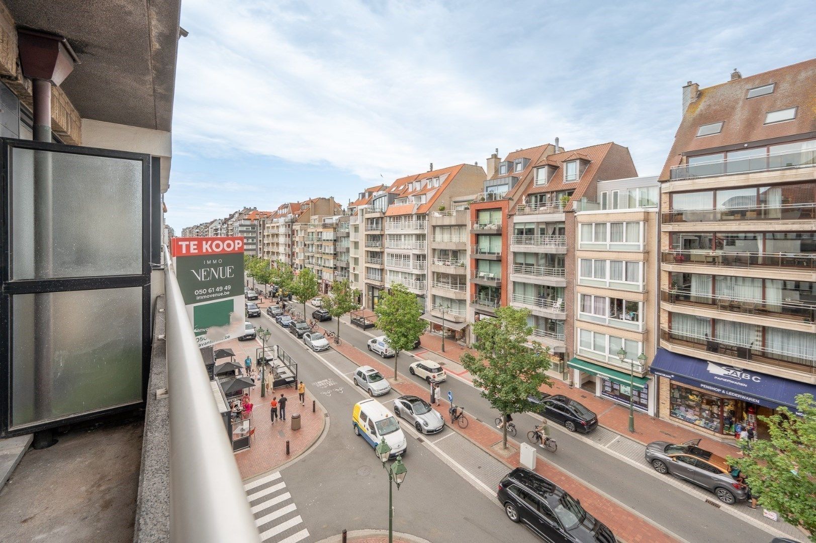 Prachtig gerenoveerd appartement met fantastische ligging in het commerciële centrum van Lippenslaan - Knokke.  foto 8