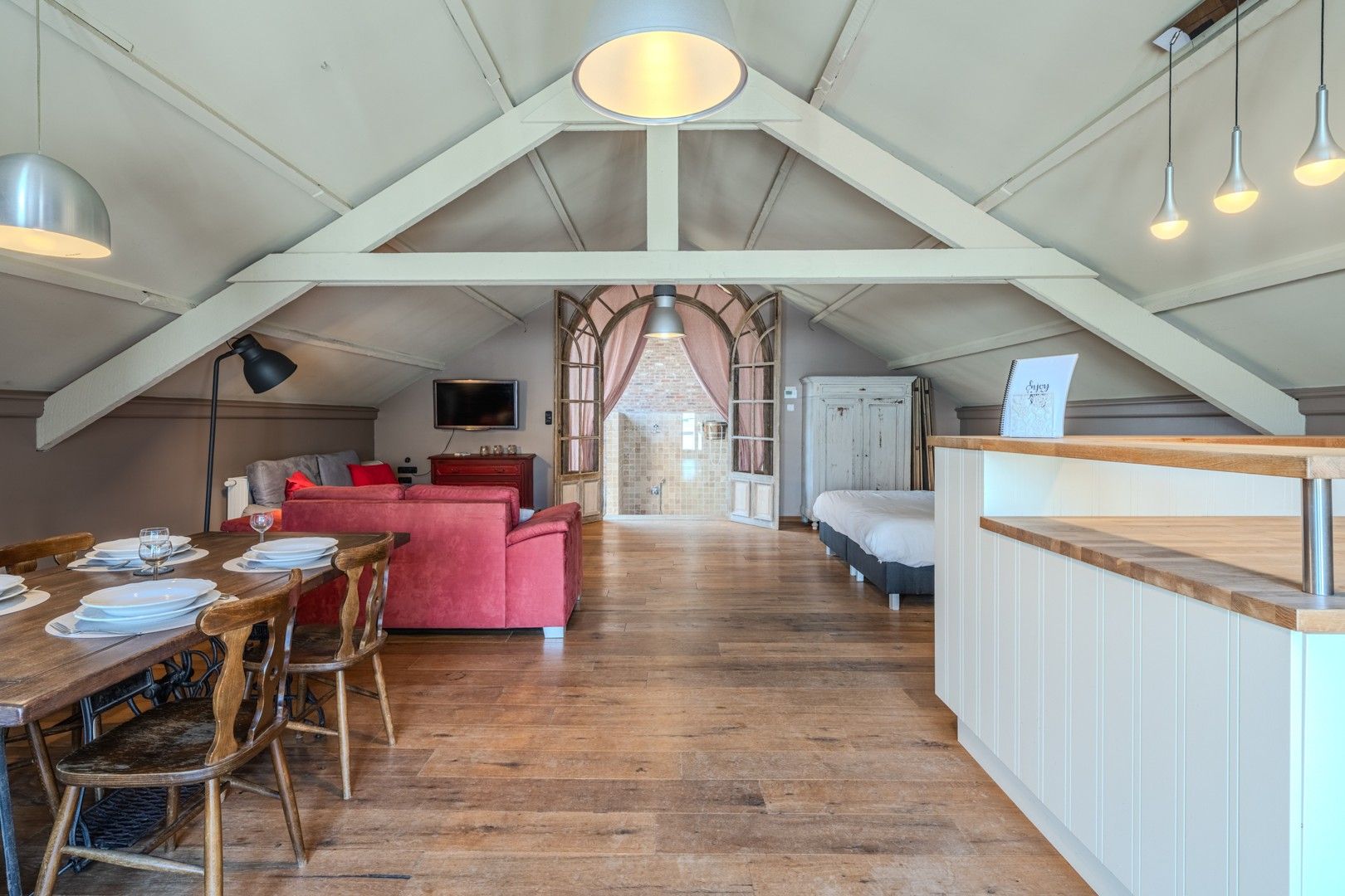 Instapklare woning met loods en vakantie-appartement foto 19