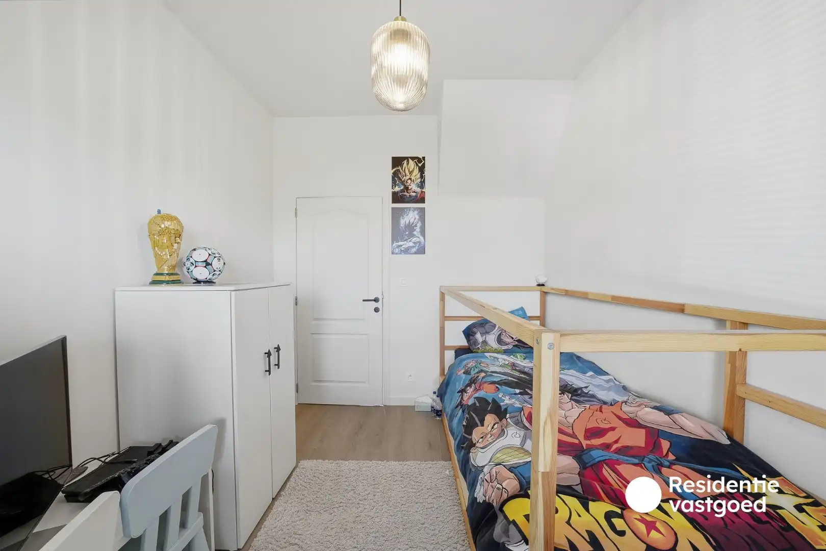 Instapklare woning met dubbele garage, 3 kamers en zongerichte buitenruimtes foto 21