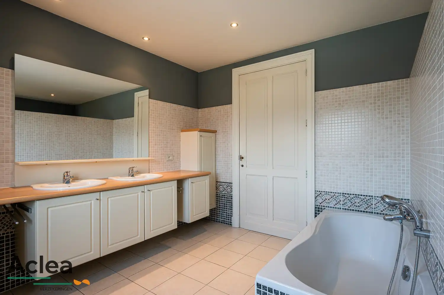 Statige burgerwoning met ruime tuin in het dorp van Watervliet foto 18