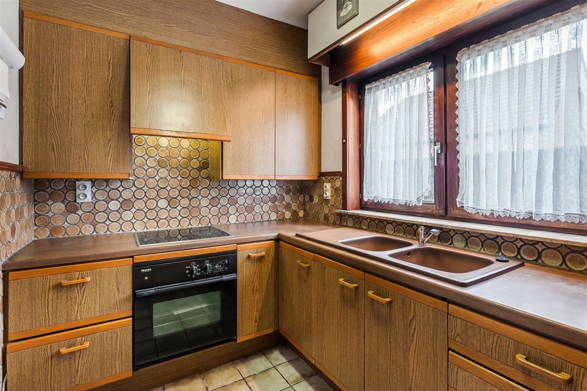 WONING MET GELIJKVLOERSE KAMER OP 950M2 foto 6