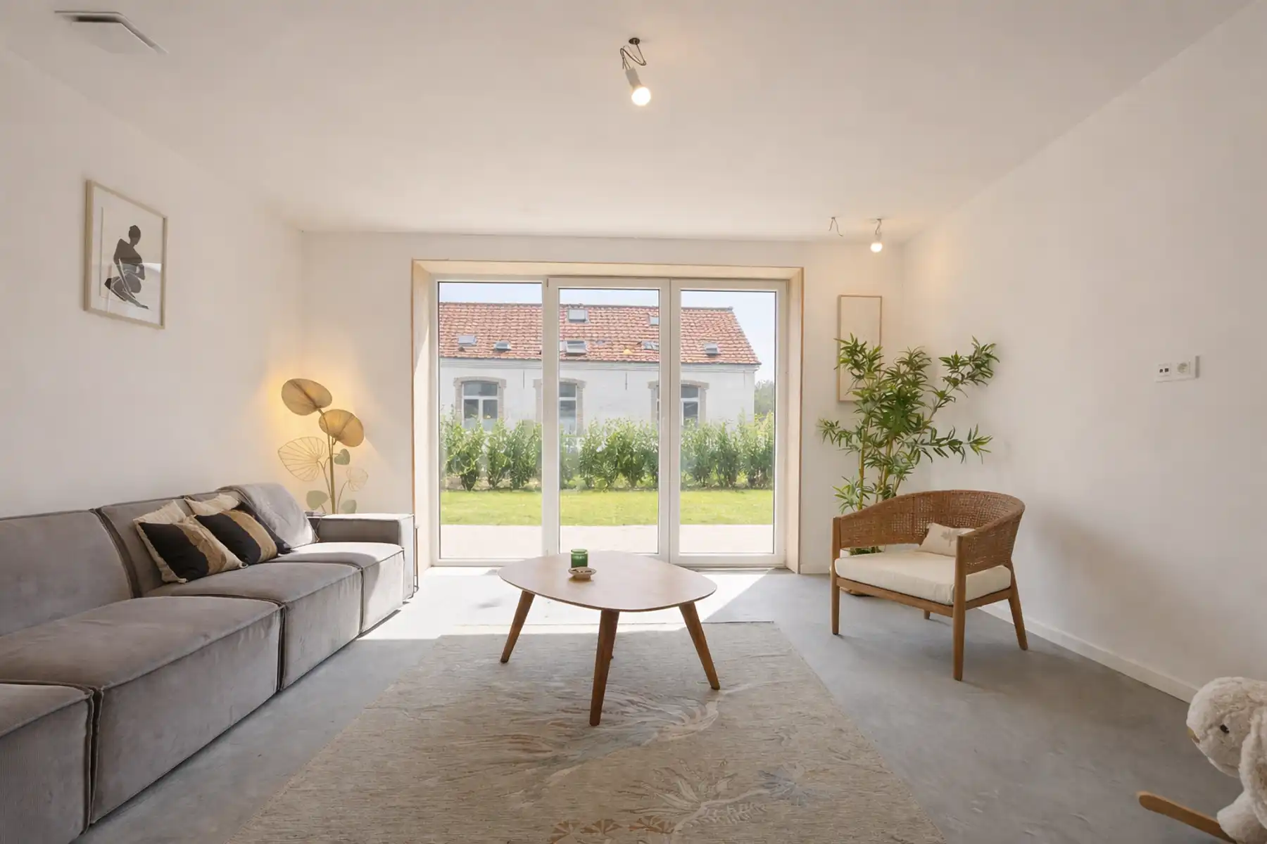 Ruime halfopen bebouwing met 3 slaapkamers en 2 badkamers foto 4