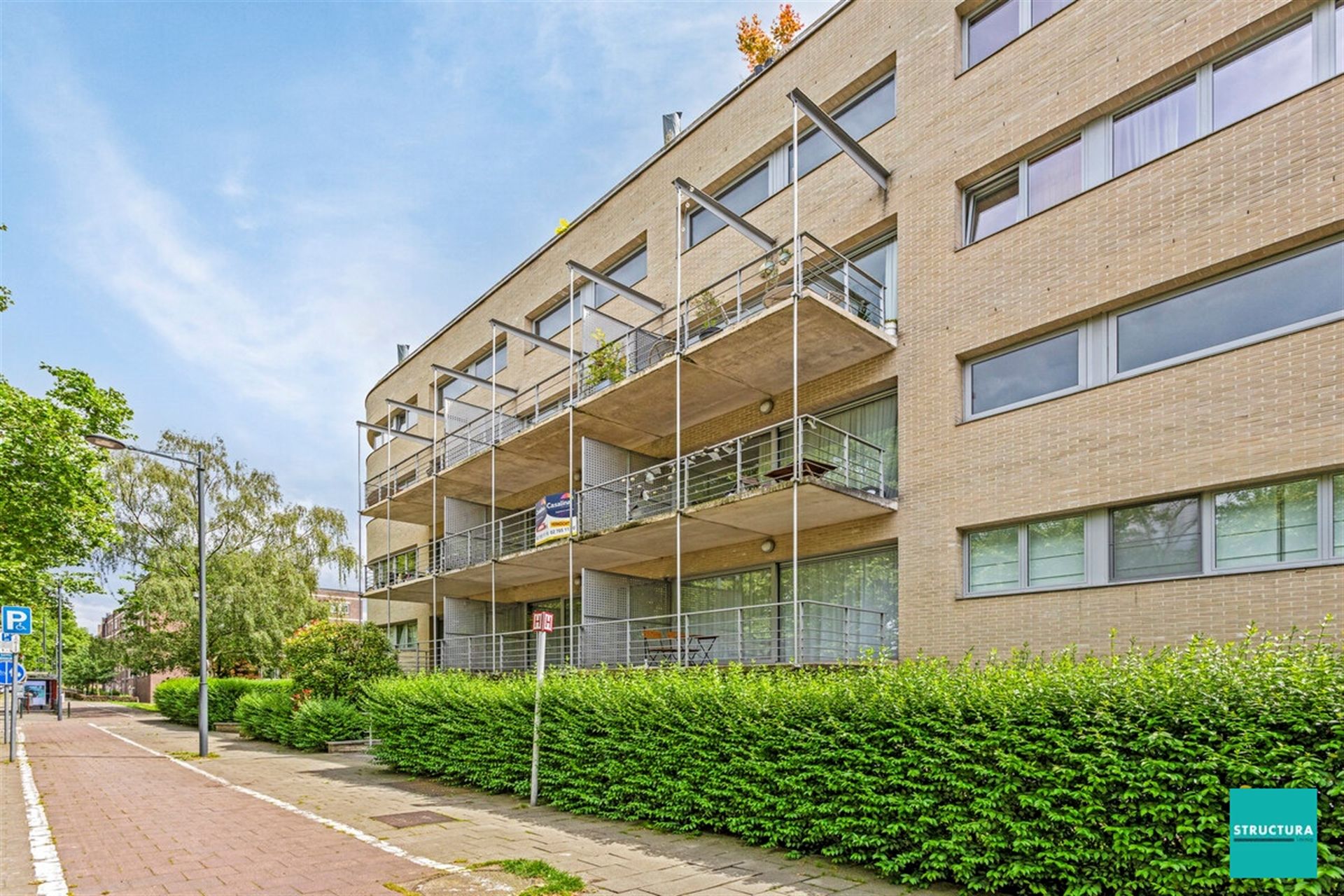 Moderne flat met groot terras te Evere. foto 1