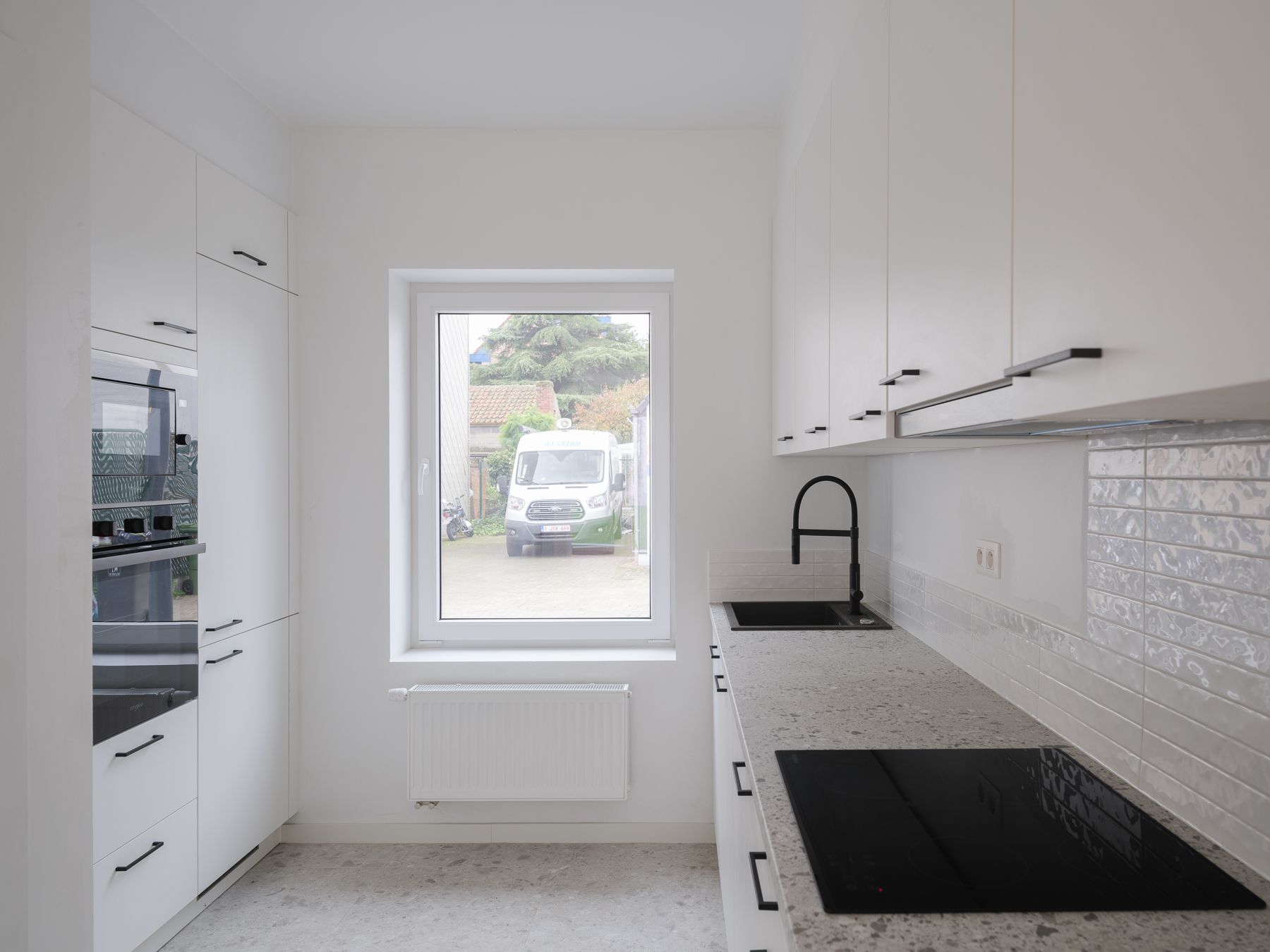 Moderne woning met tuin gelegen nabij het dorpsplein foto 10