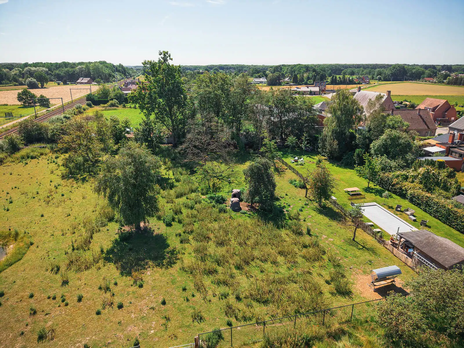 Karaktervolle, te renoveren woning met tal van mogelijkheden foto 38