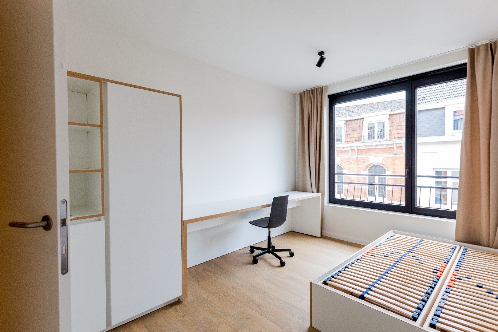LAATSTE studentenkamer op toplocatie foto {{pictureIndex}}
