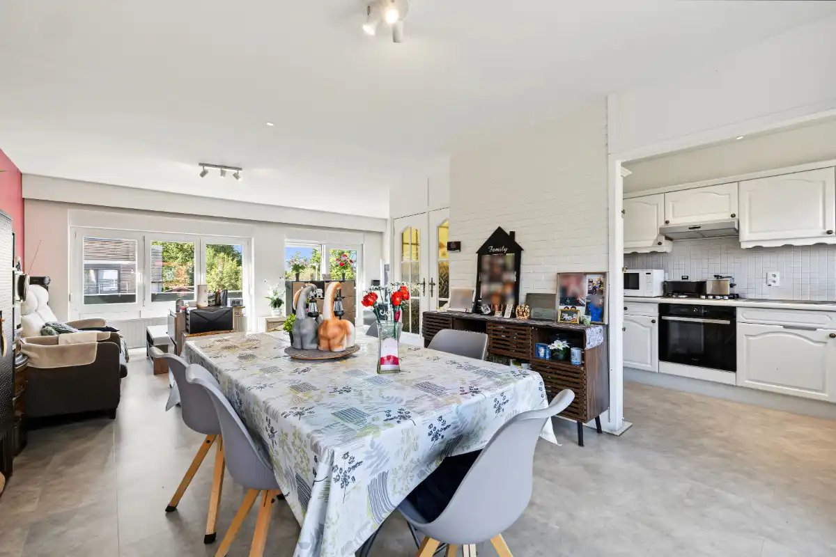 Instapklare gezinswoning met garage foto 5
