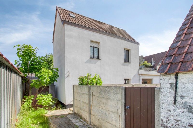 Gezellige woning met binnenkoer TE KOOP in het hart van Sint-Eloois-Vijve! foto 6
