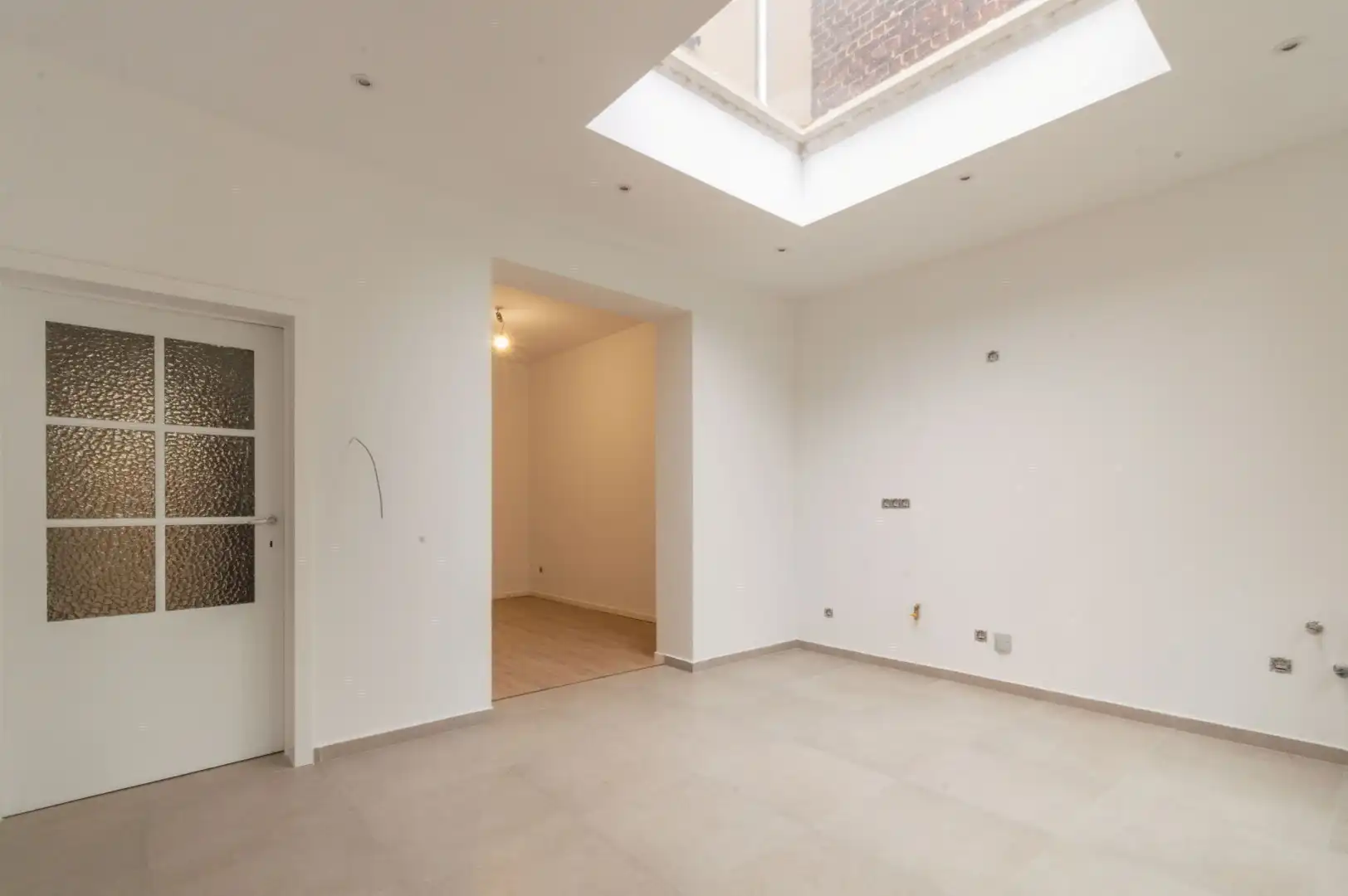 ZEER RUIME, VOLLEDIG GERENOVEERDE WONING (EPC: B) ! foto 9