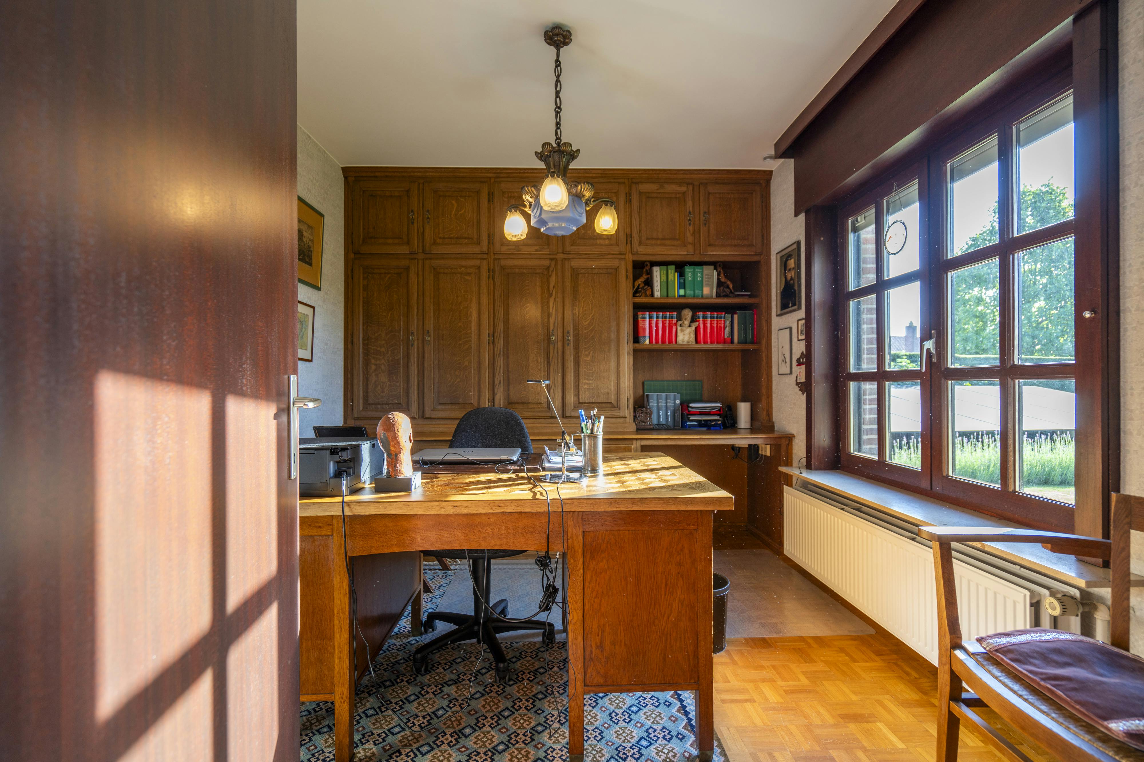 Unieke villa te koop op een rustige ligging in Harelbeke!  foto 11