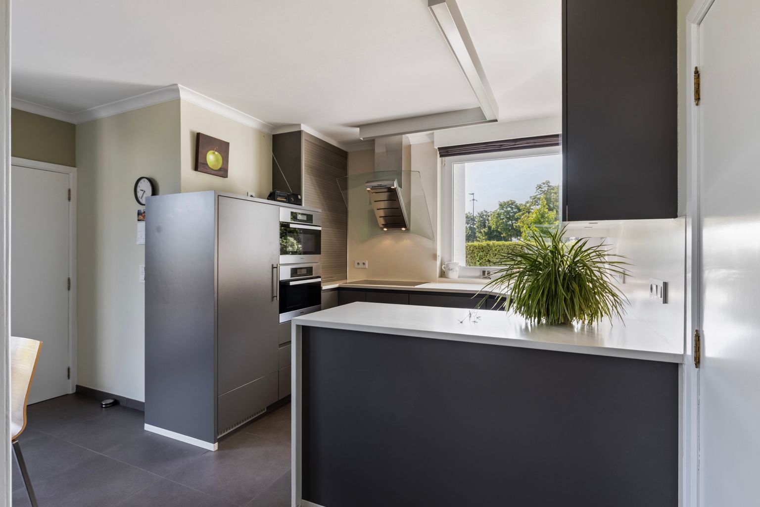 Ruime asbest vrije villa met magazijn en zwembad  foto 7