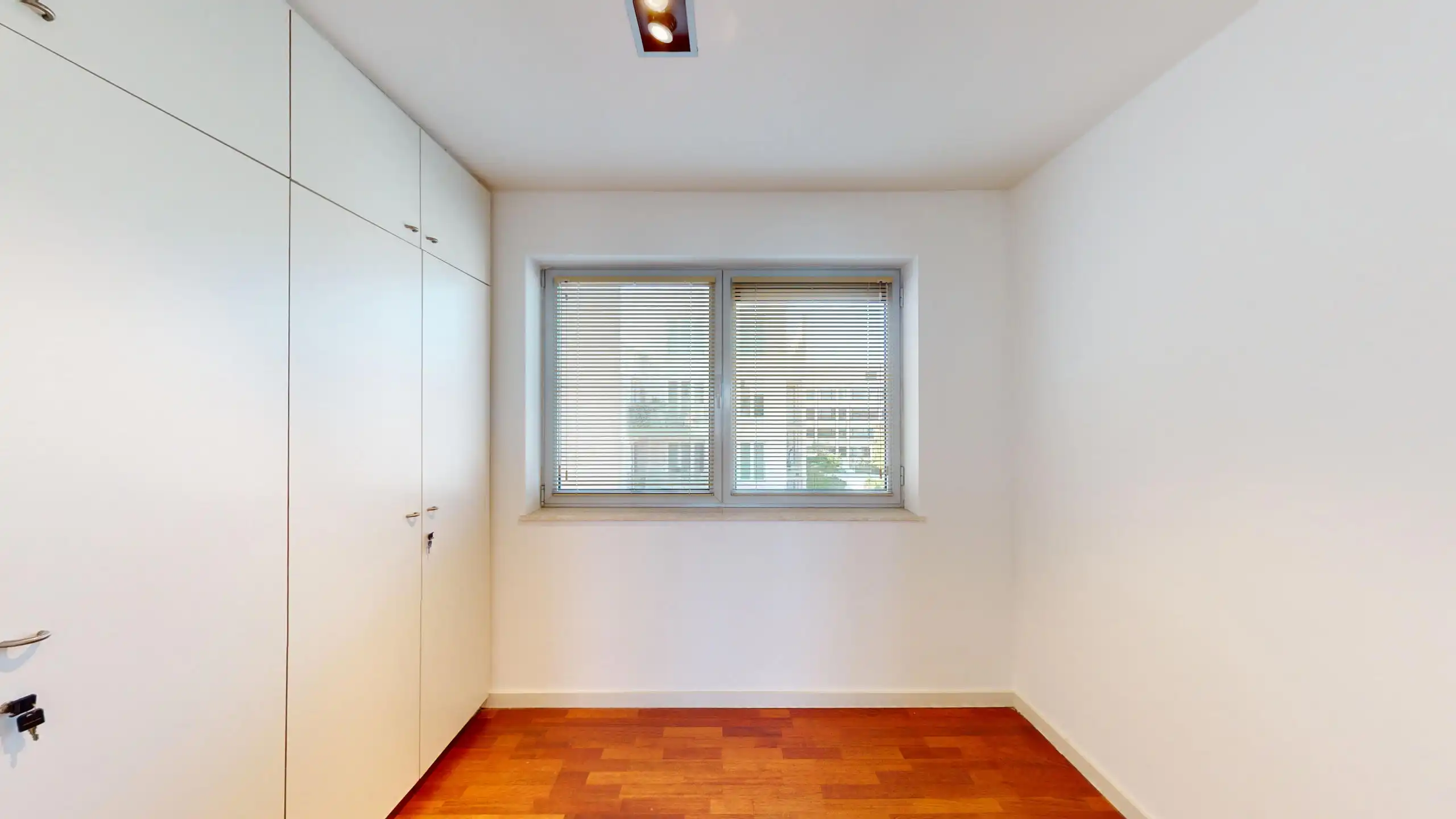 Duplex tweeslaapkamer appartement met groot terras.  foto 9