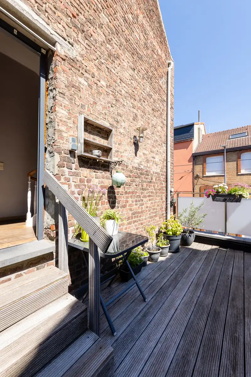 Veelzijdige woning met handelsruimte en garage foto 5