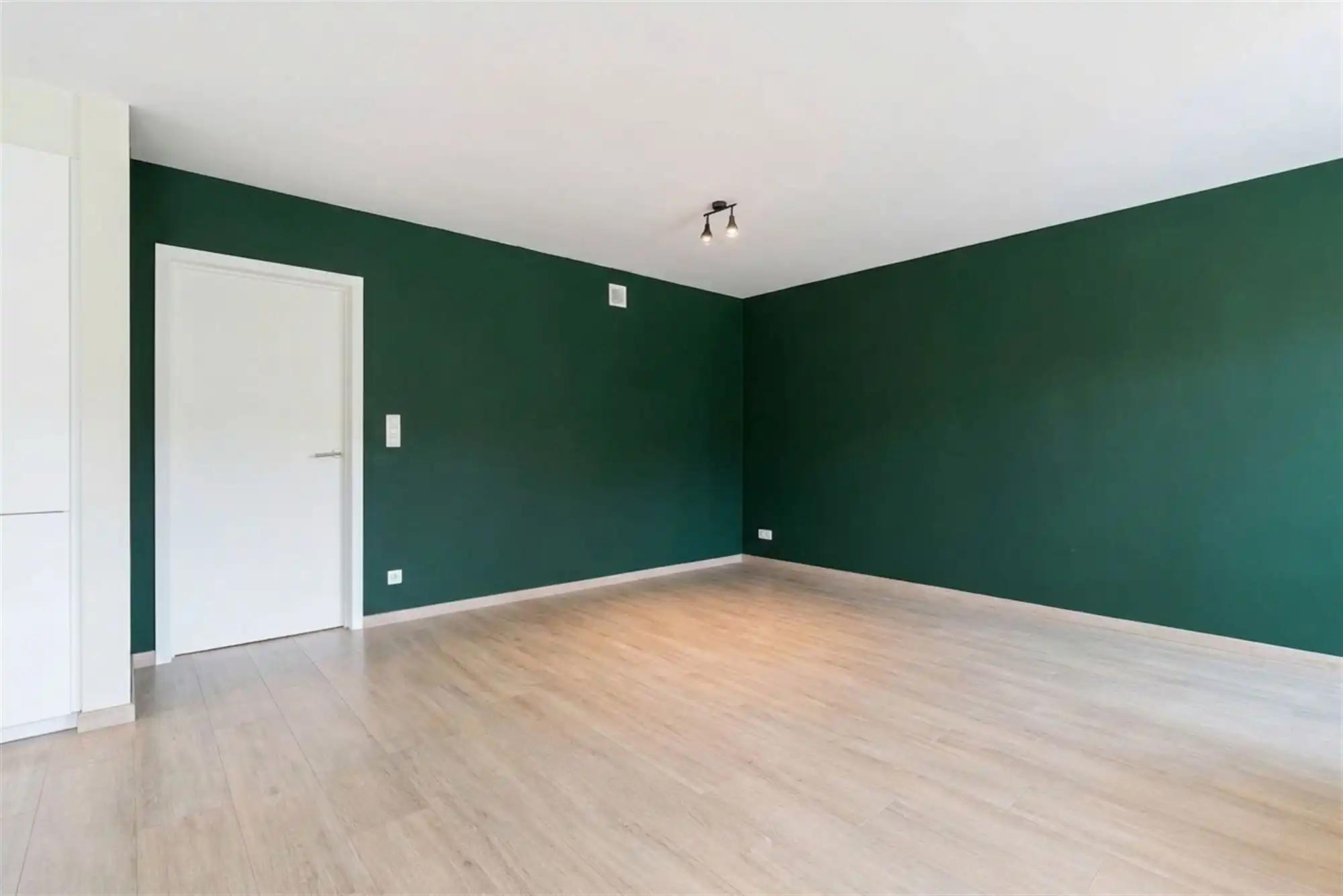 Mooi strak gelijkvloers appartement met 3 slaapkamers, tuin, inclusief garage en carport, EPC A foto 4