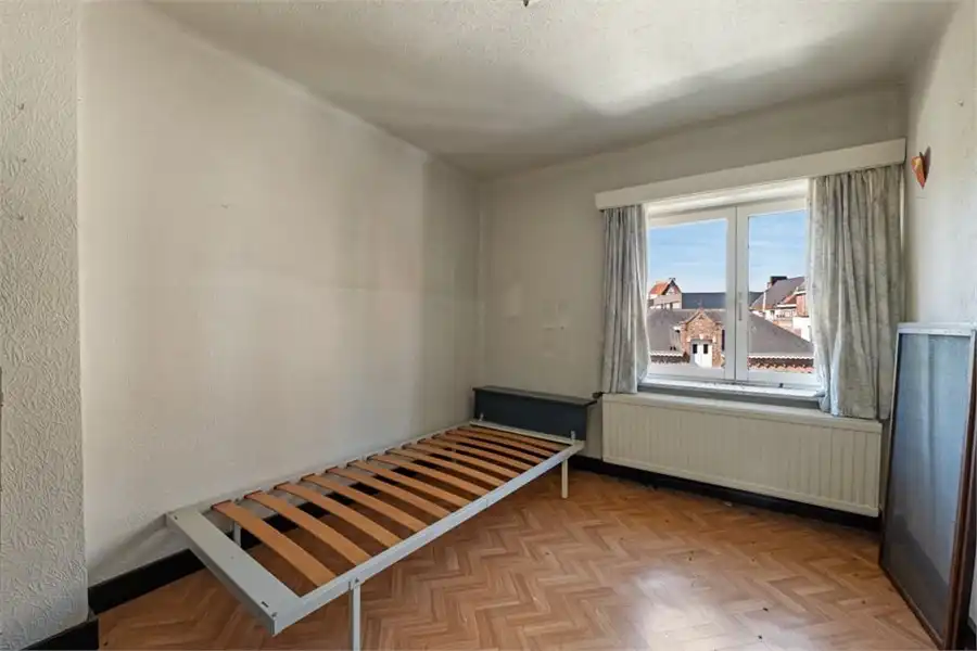 OP TE FRISSEN STADSWONING MET VEEL POTENTIEEL IN SINT-TRUIDEN foto 20